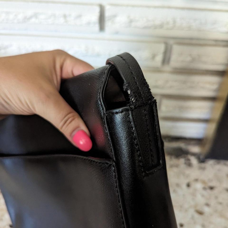 Mine] what does the inside of my purse say about me : r/scienceofdeduction