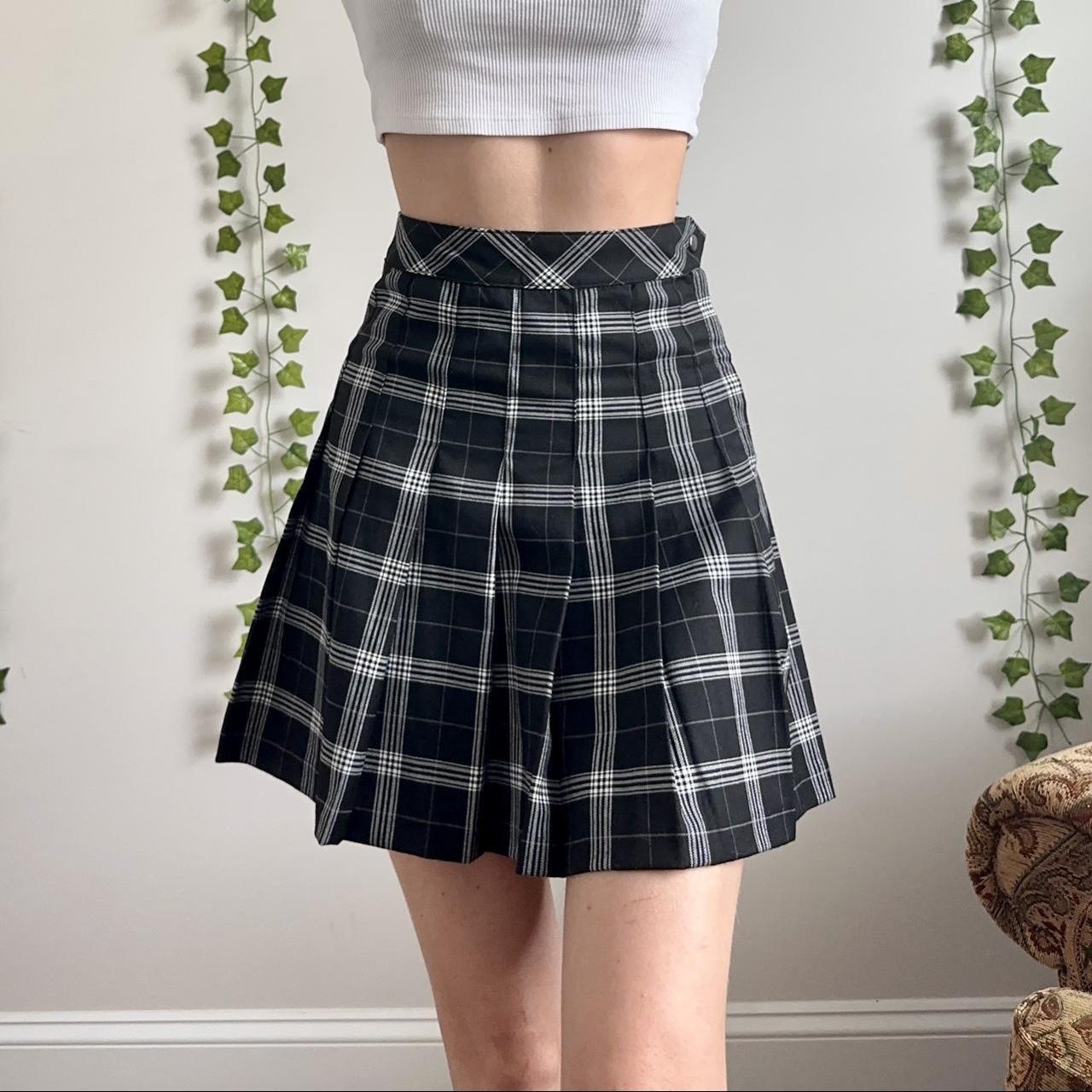 H&m black and 2024 white plaid skirt