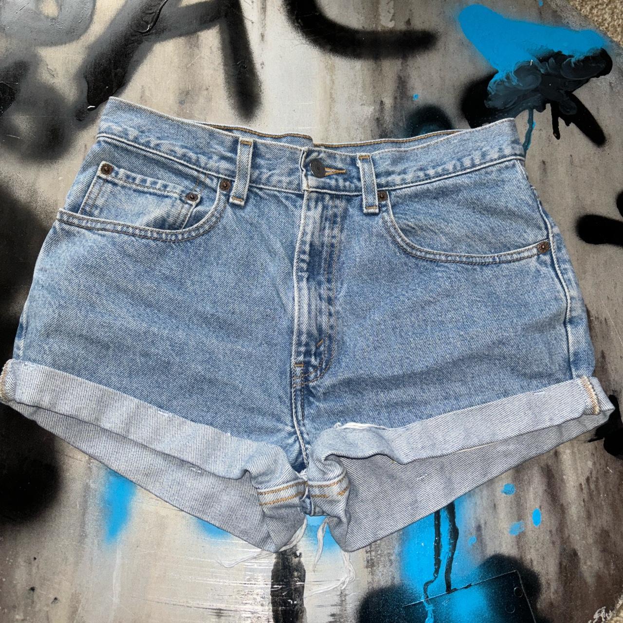 Cute store levi shorts