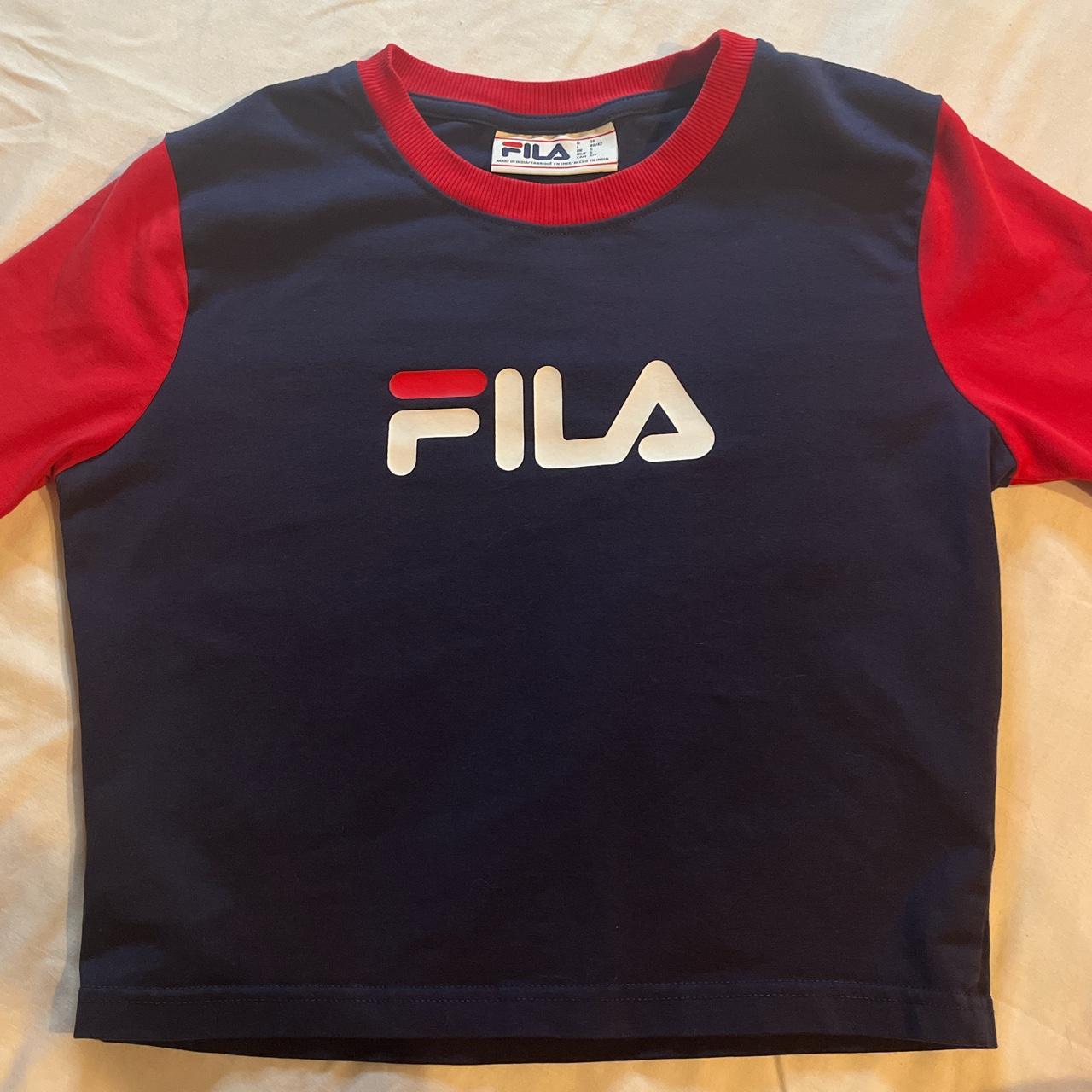 fila short sleeve shirt size: small - Depop