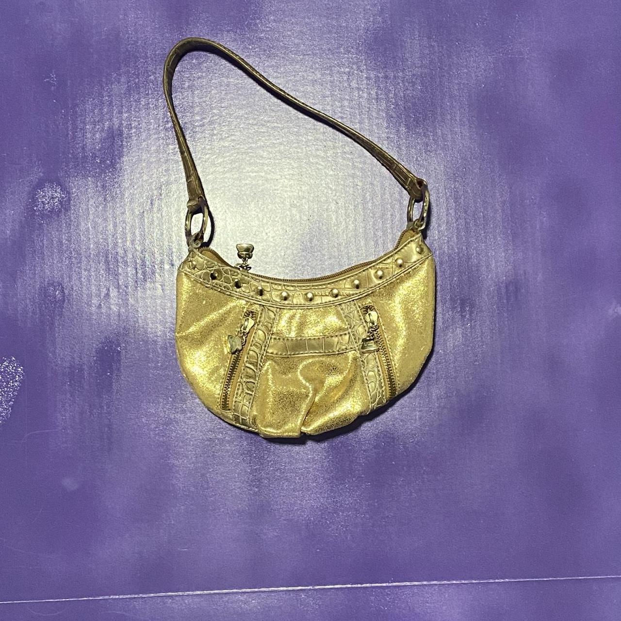 item listed by gimmenoughties