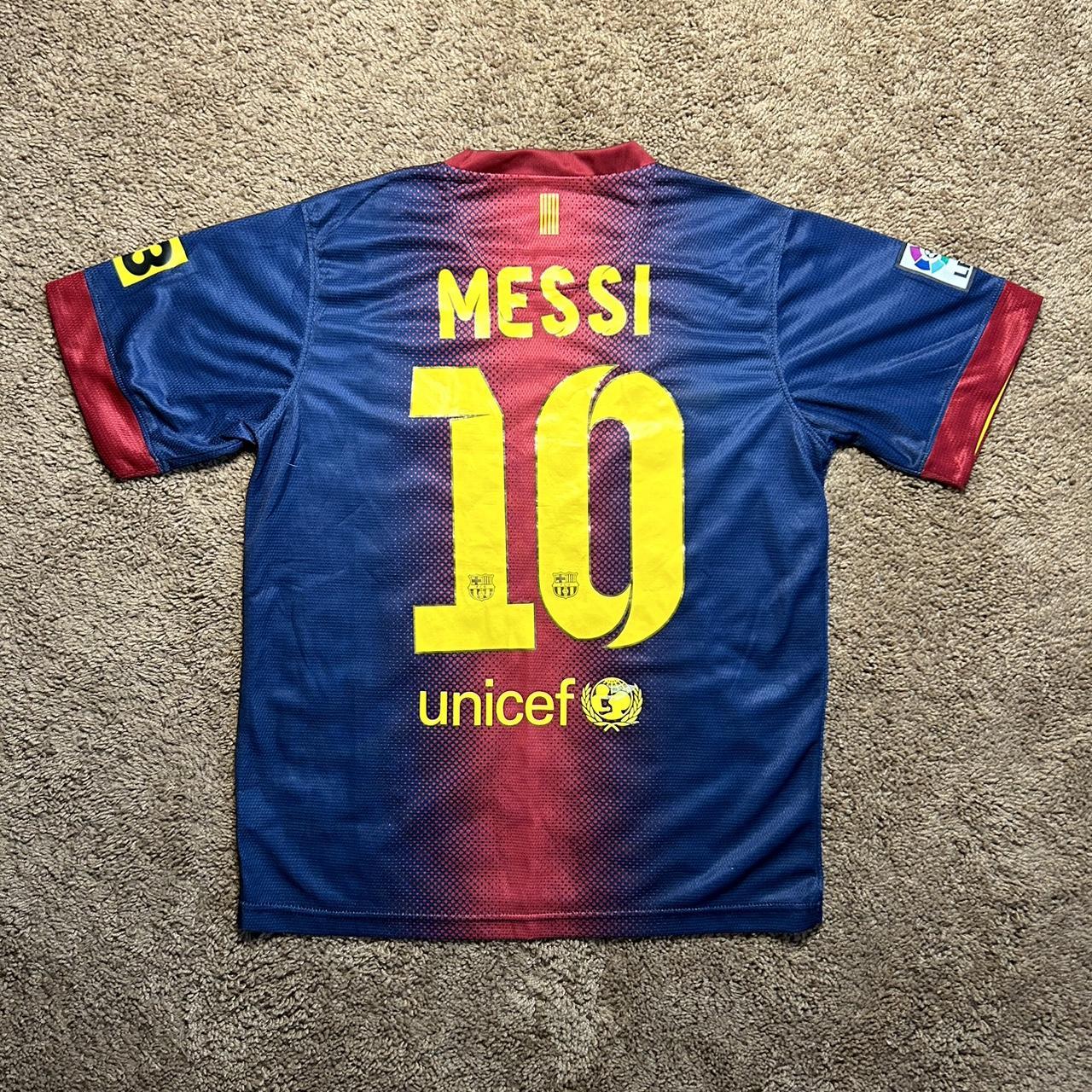 Messi FC Barcelona Jersey Youth XL Pre-owned. No - Depop