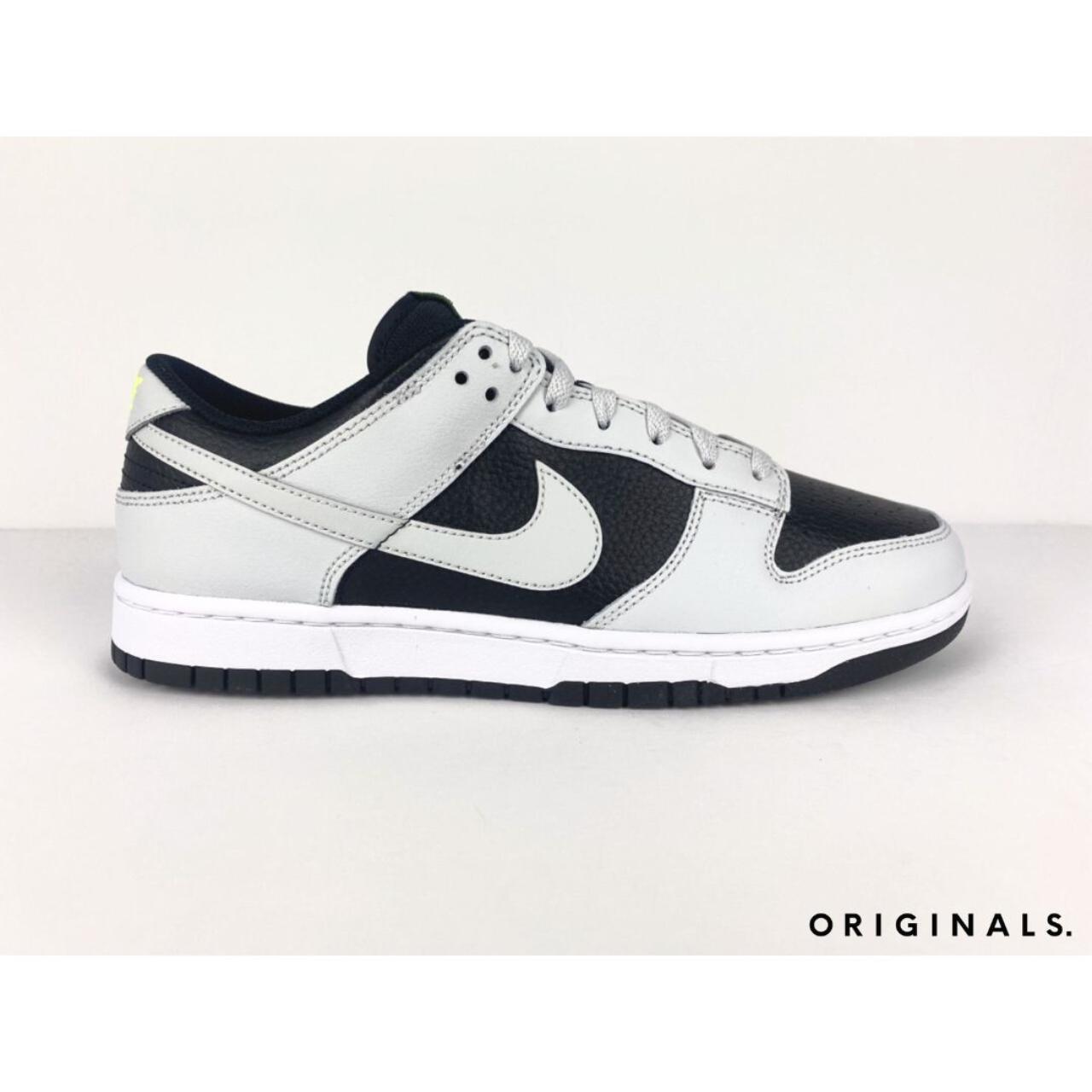 Nike Men's White Trainers | Depop