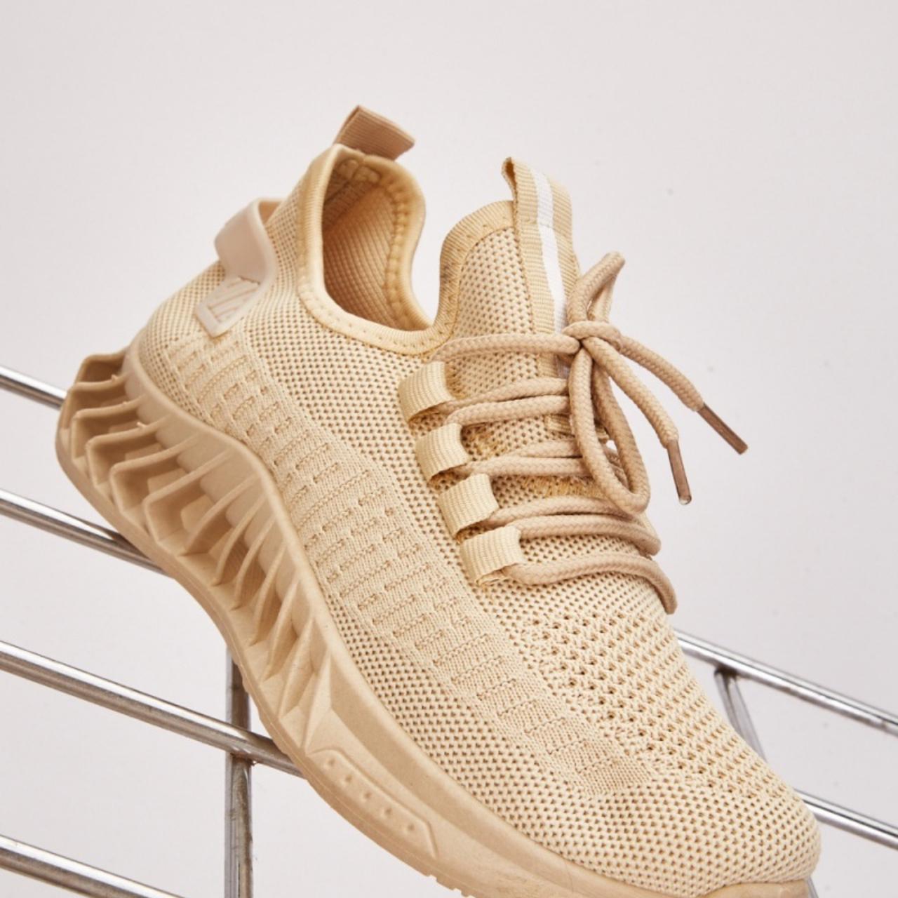 Women's Cream Trainers Depop