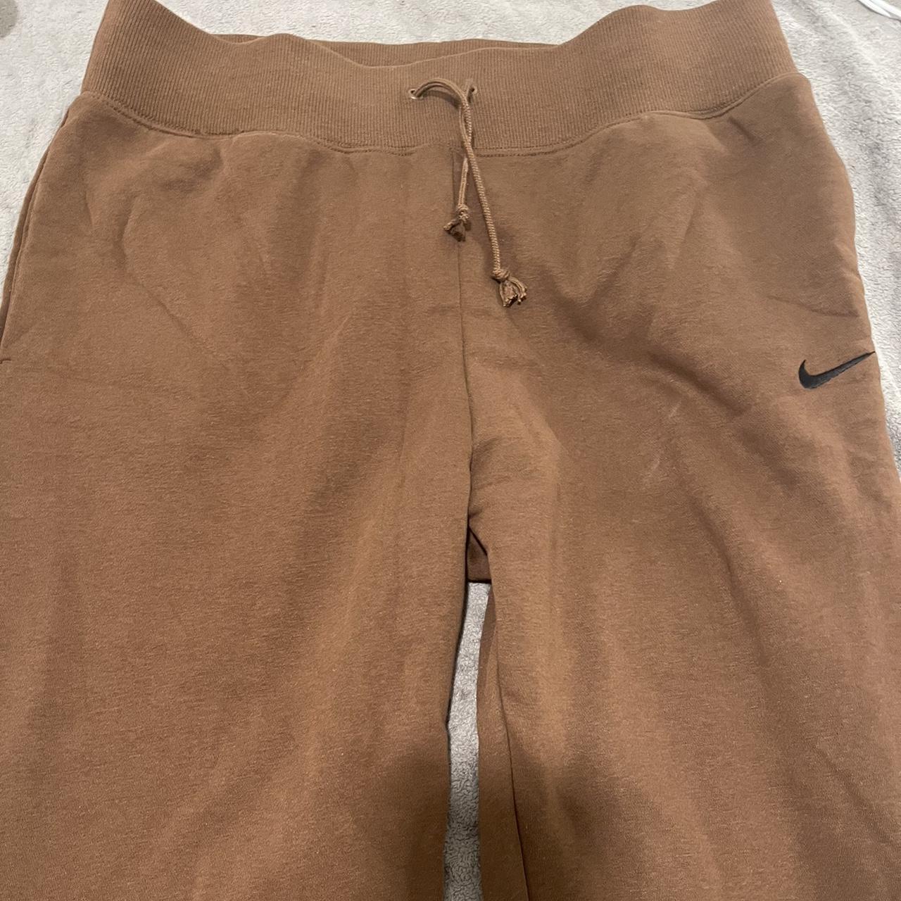 Nike Women's Brown and Black Joggerstracksuits Depop