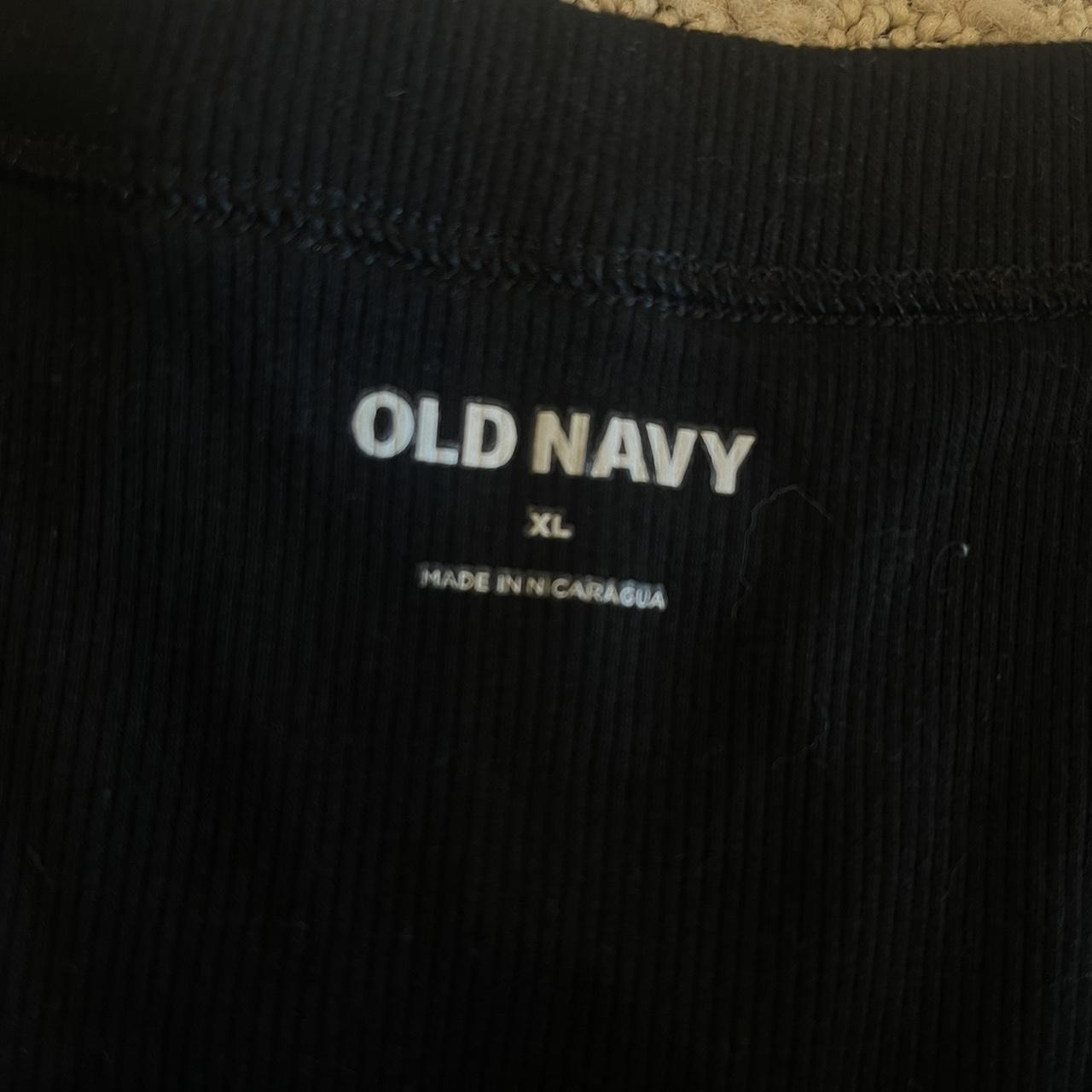 Old Navy Women's Black Crop-top | Depop