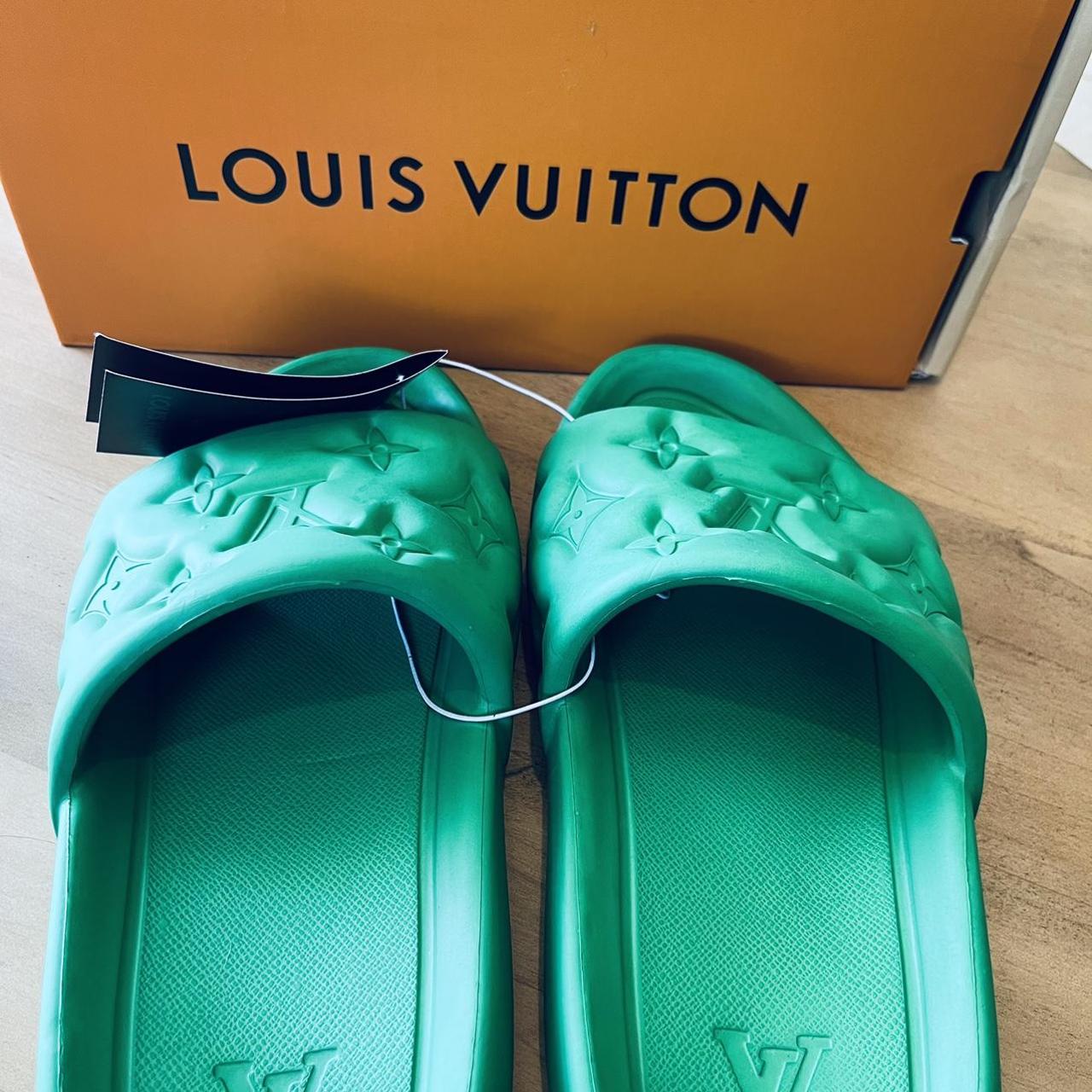 mens green nike slides