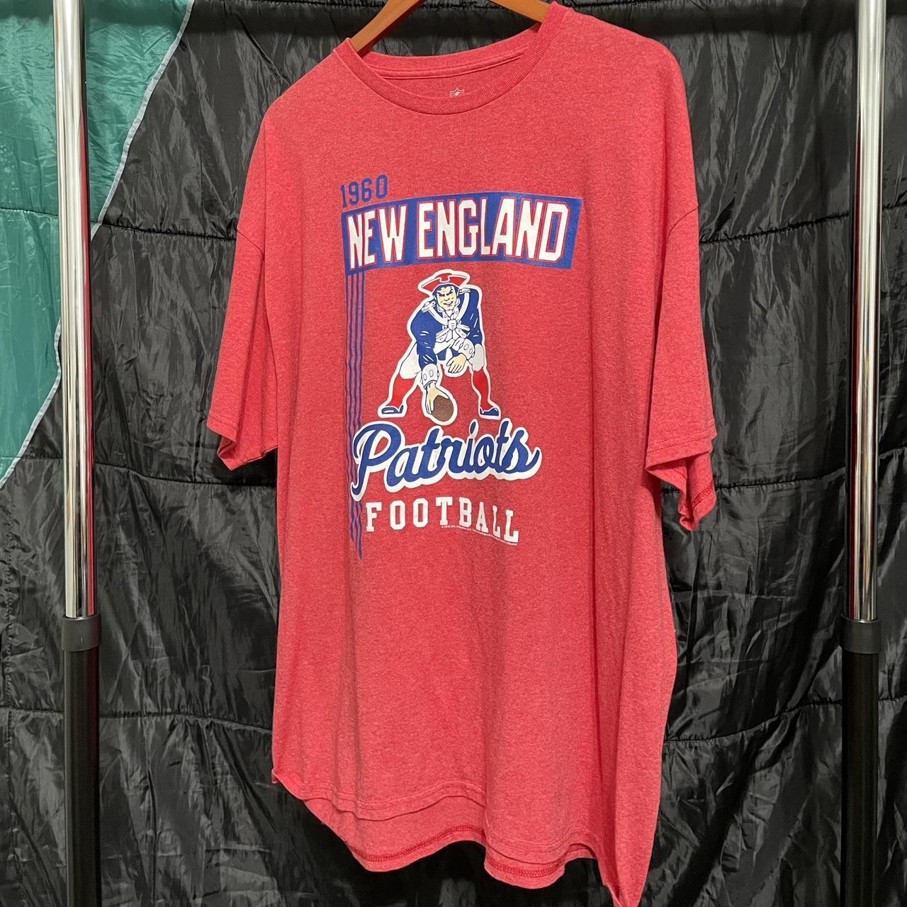 red patriots shirt