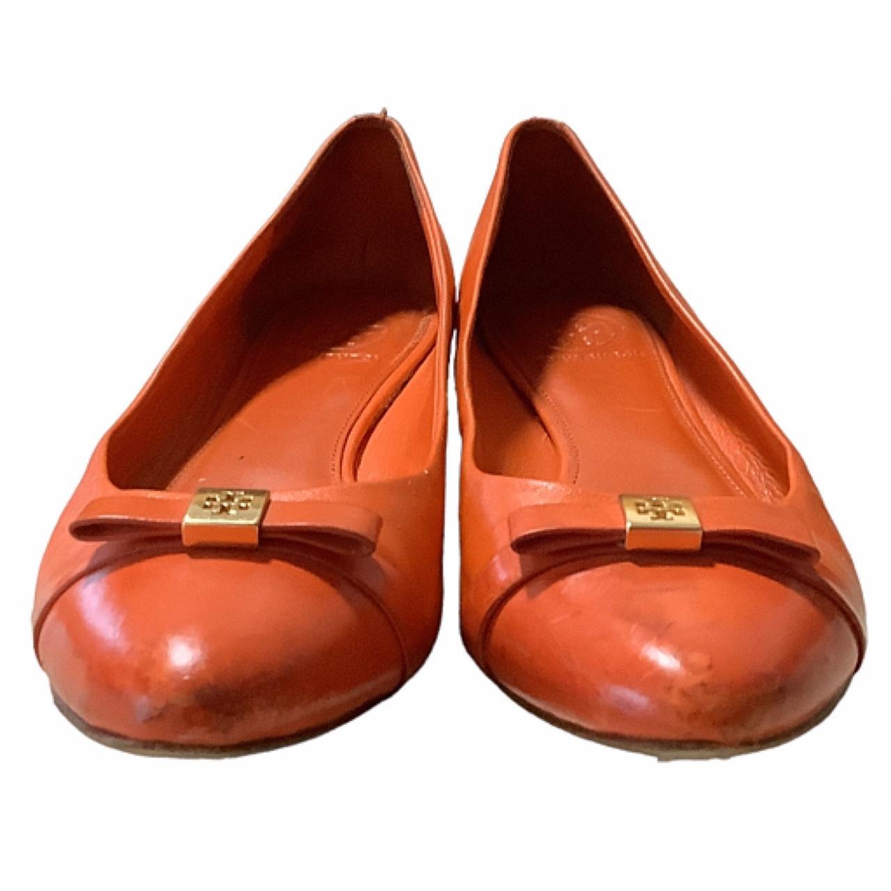 Tory Burch Women's Orange and Gold Loafers | Depop