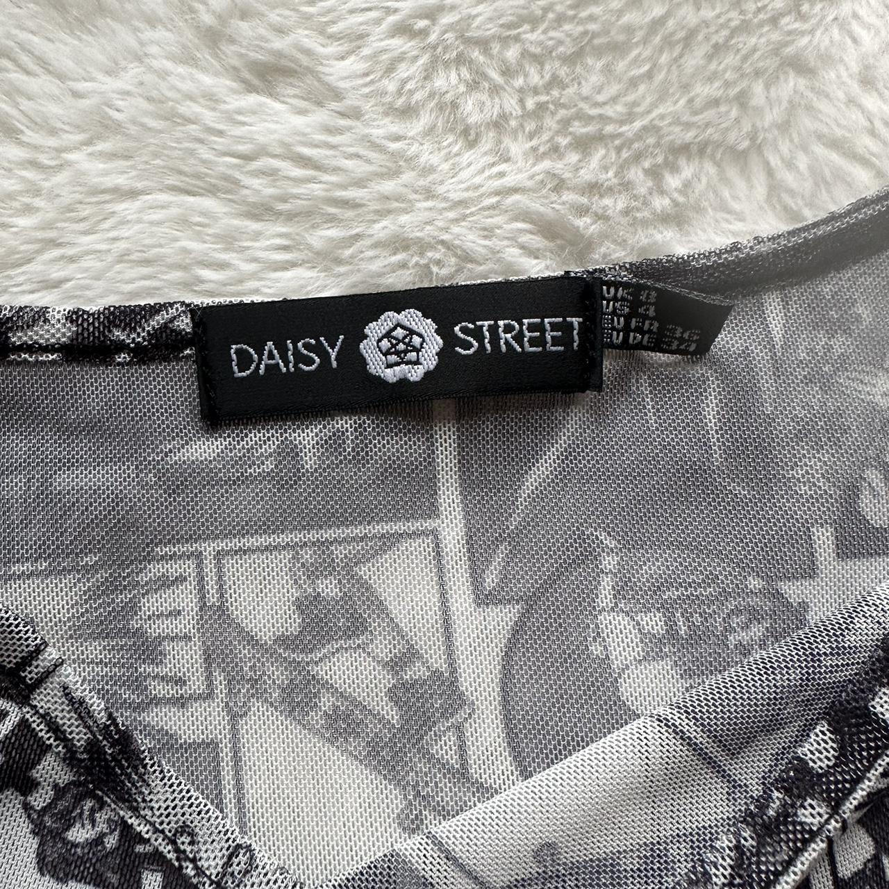 Daisy Street Women's Black and White Crop-top (3)