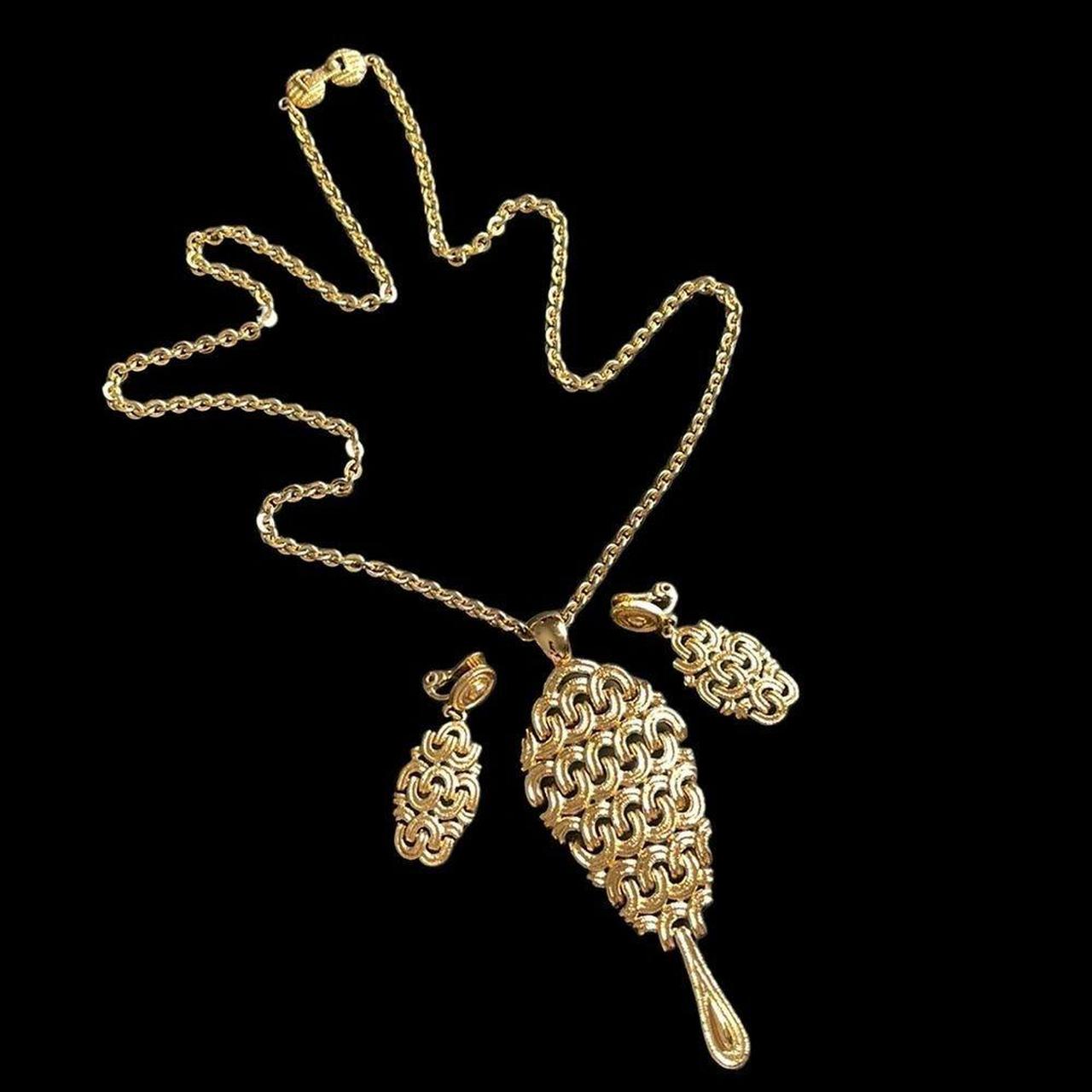 Women's Gold Jewellery Depop