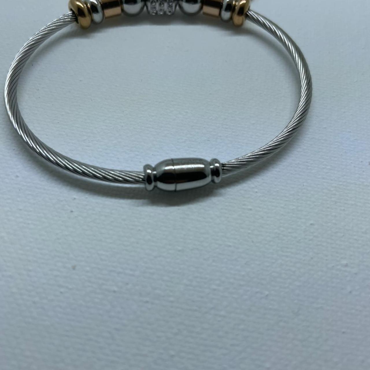 Bracciale Rigido In Acciaio Con Due Pendenti A Forma Depop