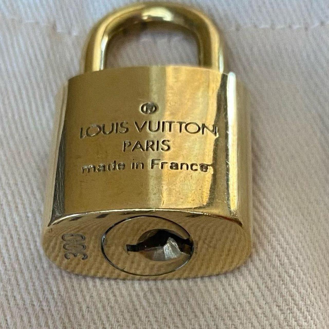 325 Louis Vuitton Gold Brass Lock & Key 💯 - Depop