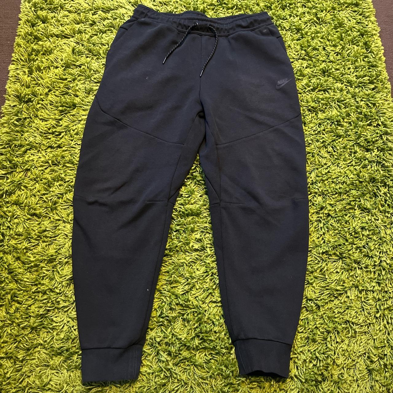 Black Nike Tech Fleece Joggers Sweatpants, Size... Depop