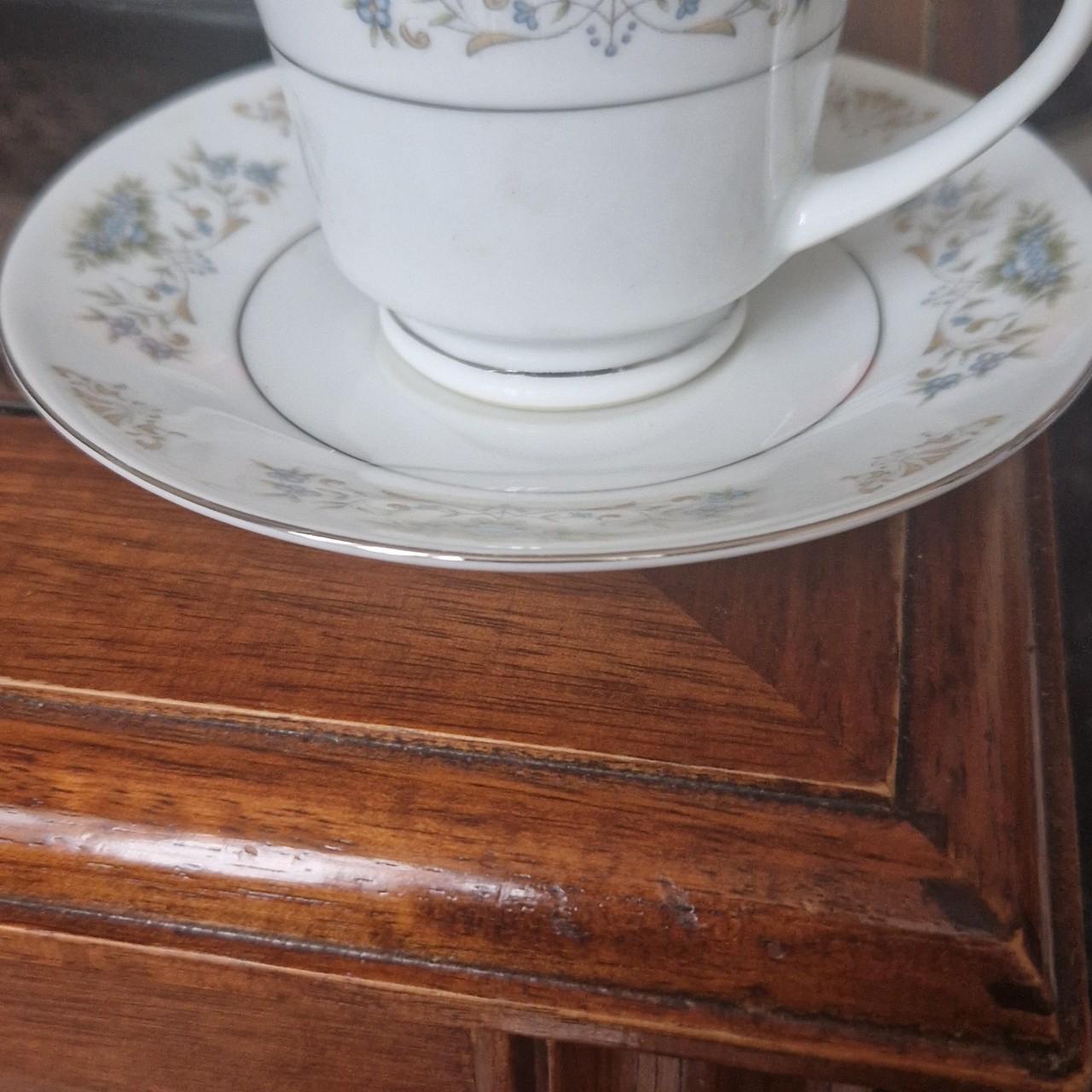 Set of 6 tea set 6 cups and saucers and 6 plates £30... Depop