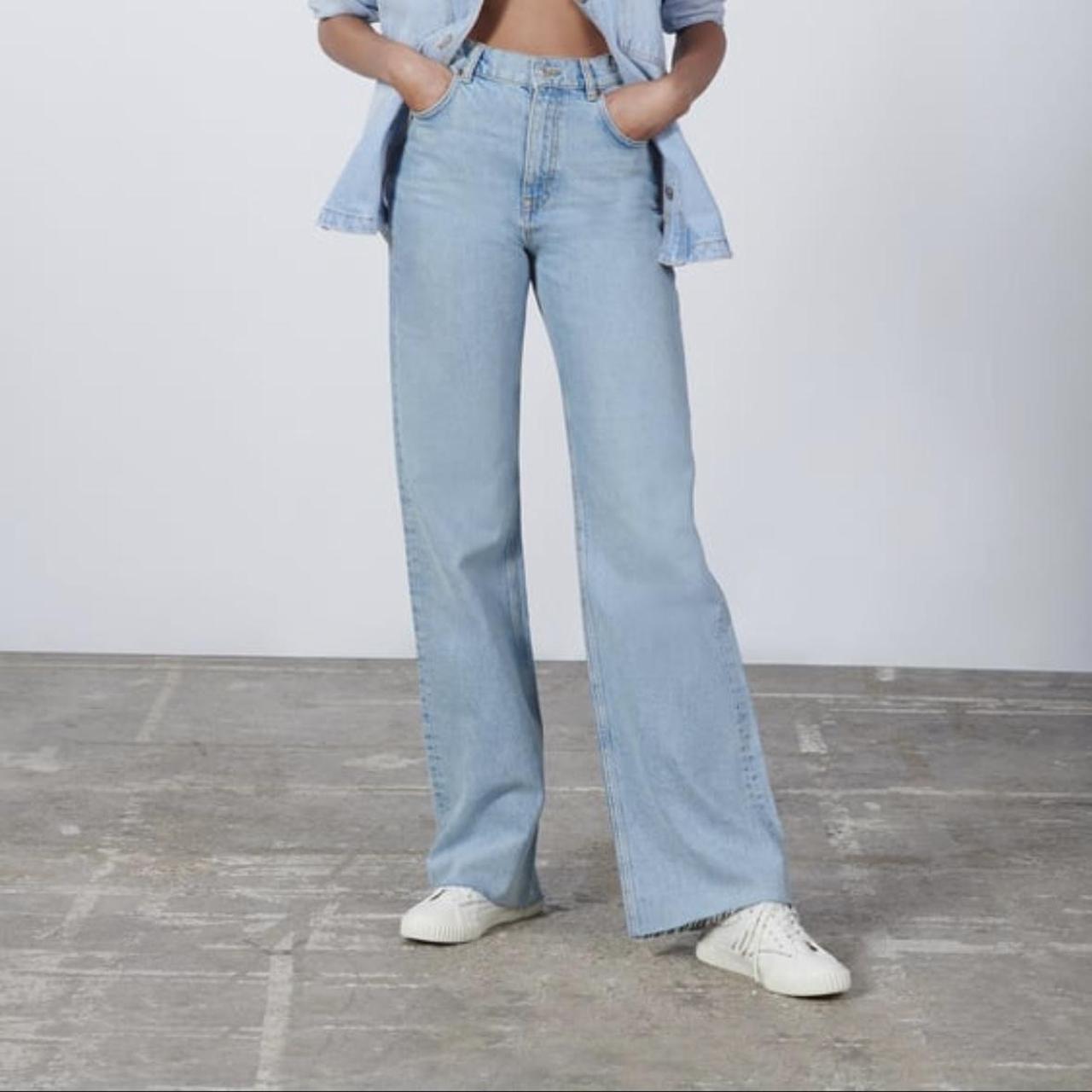 These Zara 90s full length jeans are high waisted... Depop