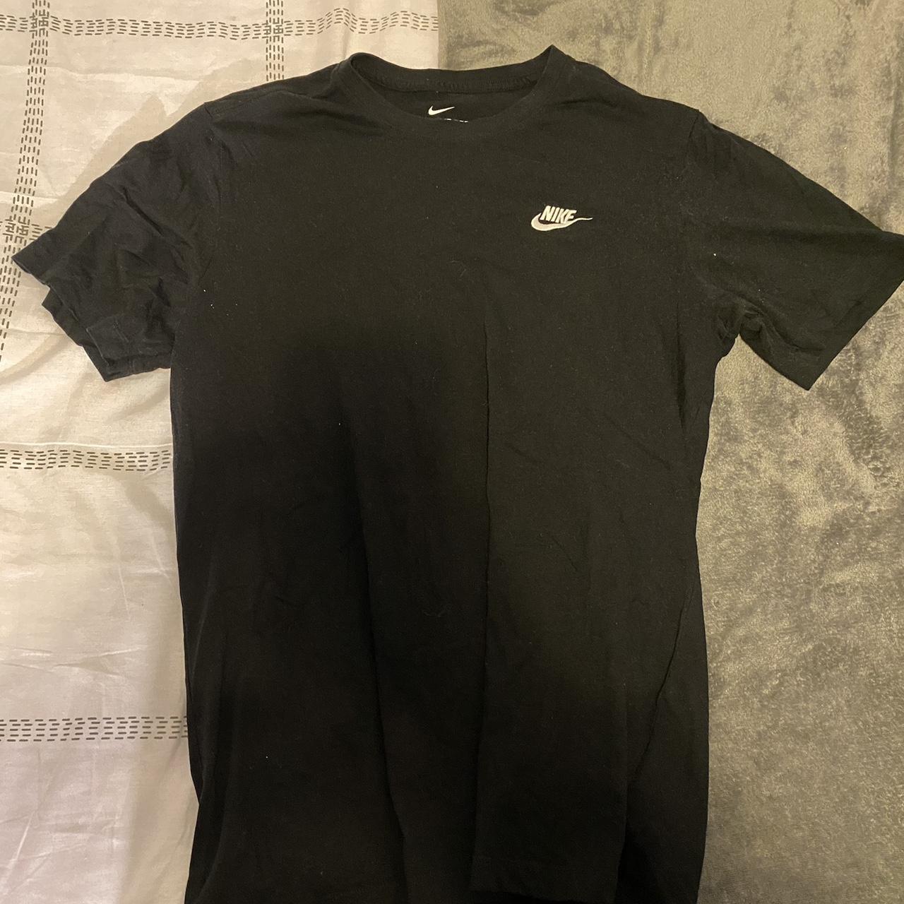 Nike Men's Black T-shirt | Depop