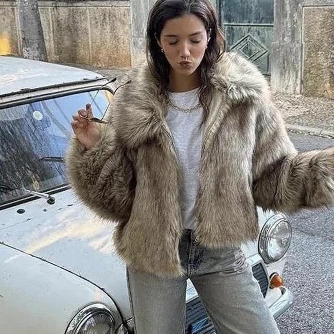 Y2k fur-jacket - Depop