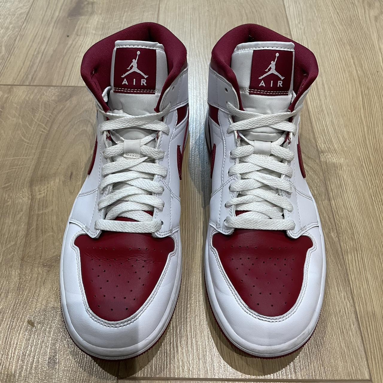 jordan chicago mid red