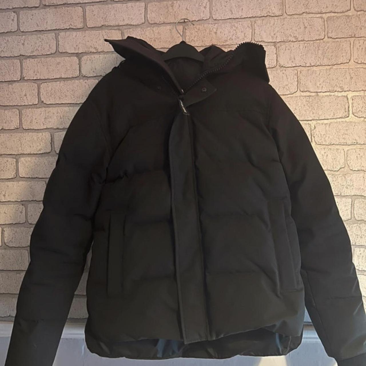 Canada Goose Men's Black Jacket | Depop