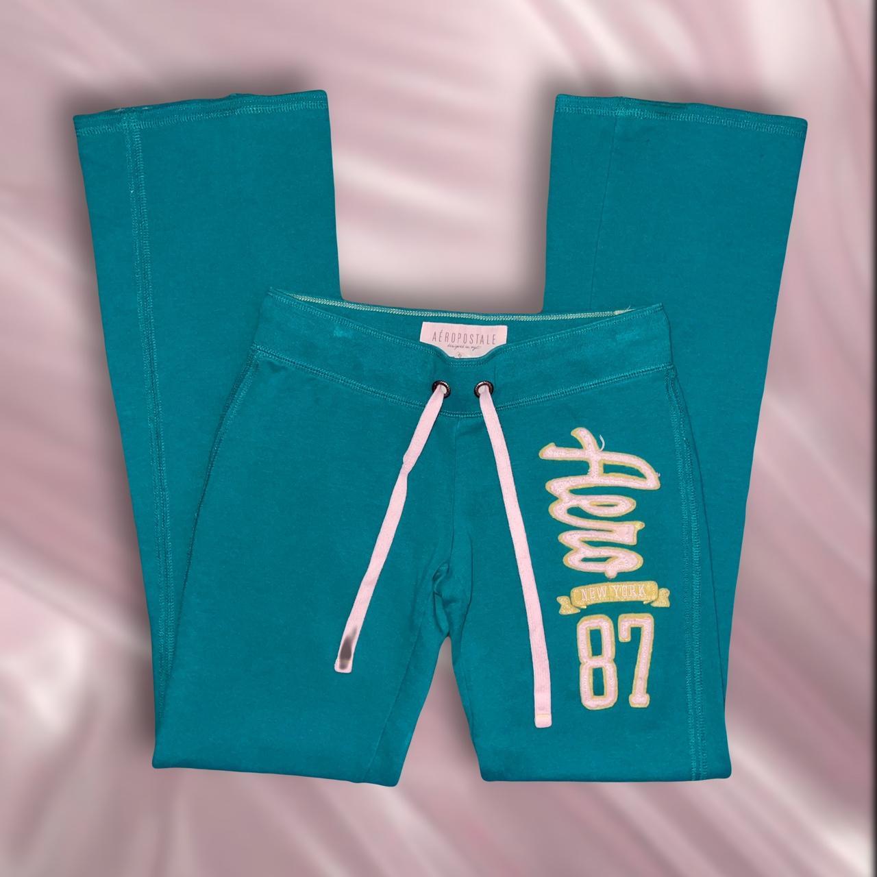 Perfect y2k teal and white flared sweatpants! -Size - Depop