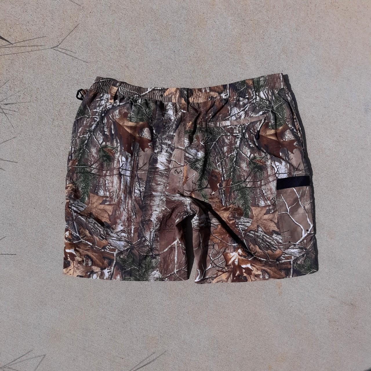 2000s Magellan Outdoors camo Realtree shorts Size... - Depop