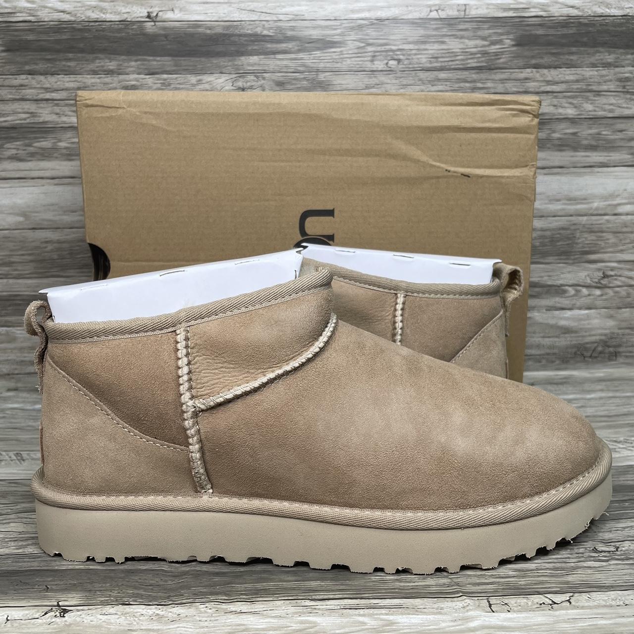 Mini on sale uggs sand