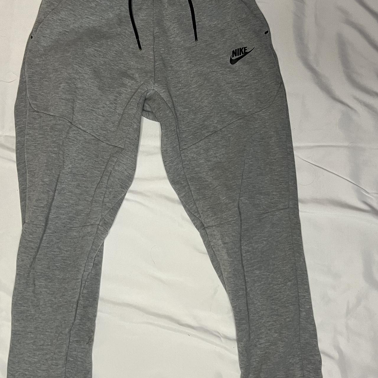 mens grey nike tech fleece joggers