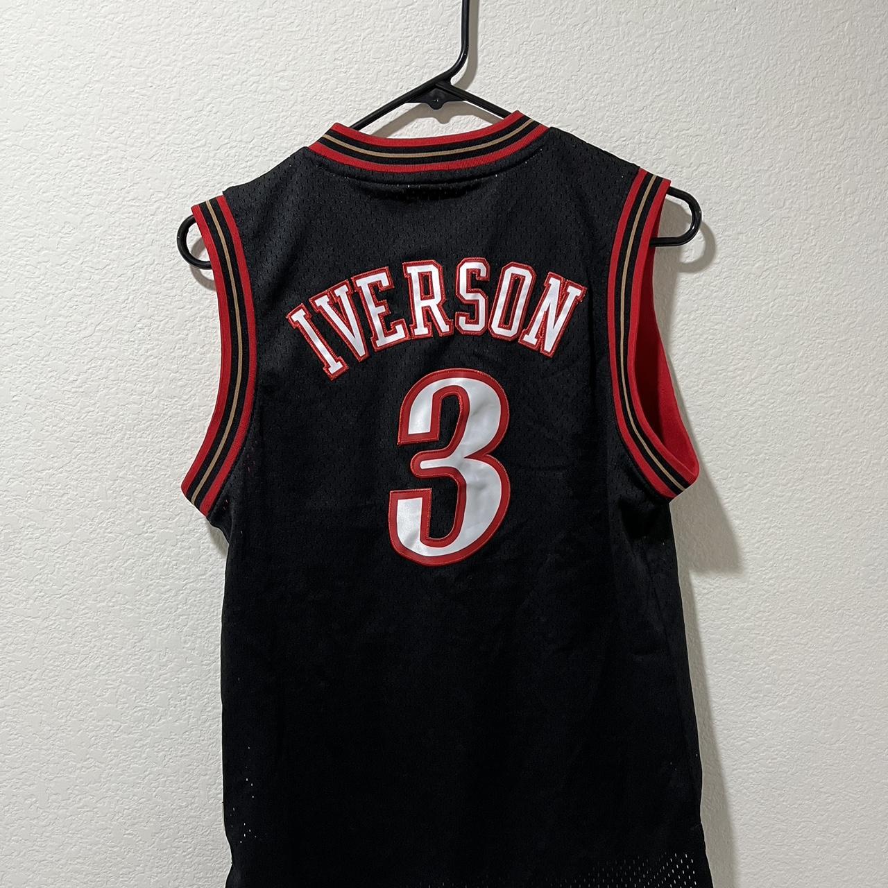 NBA Men's Black and Red Vest (2)