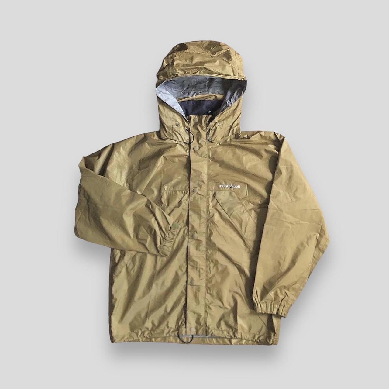 Montbell GoreTex jacket in gold. Hooded jacket with...