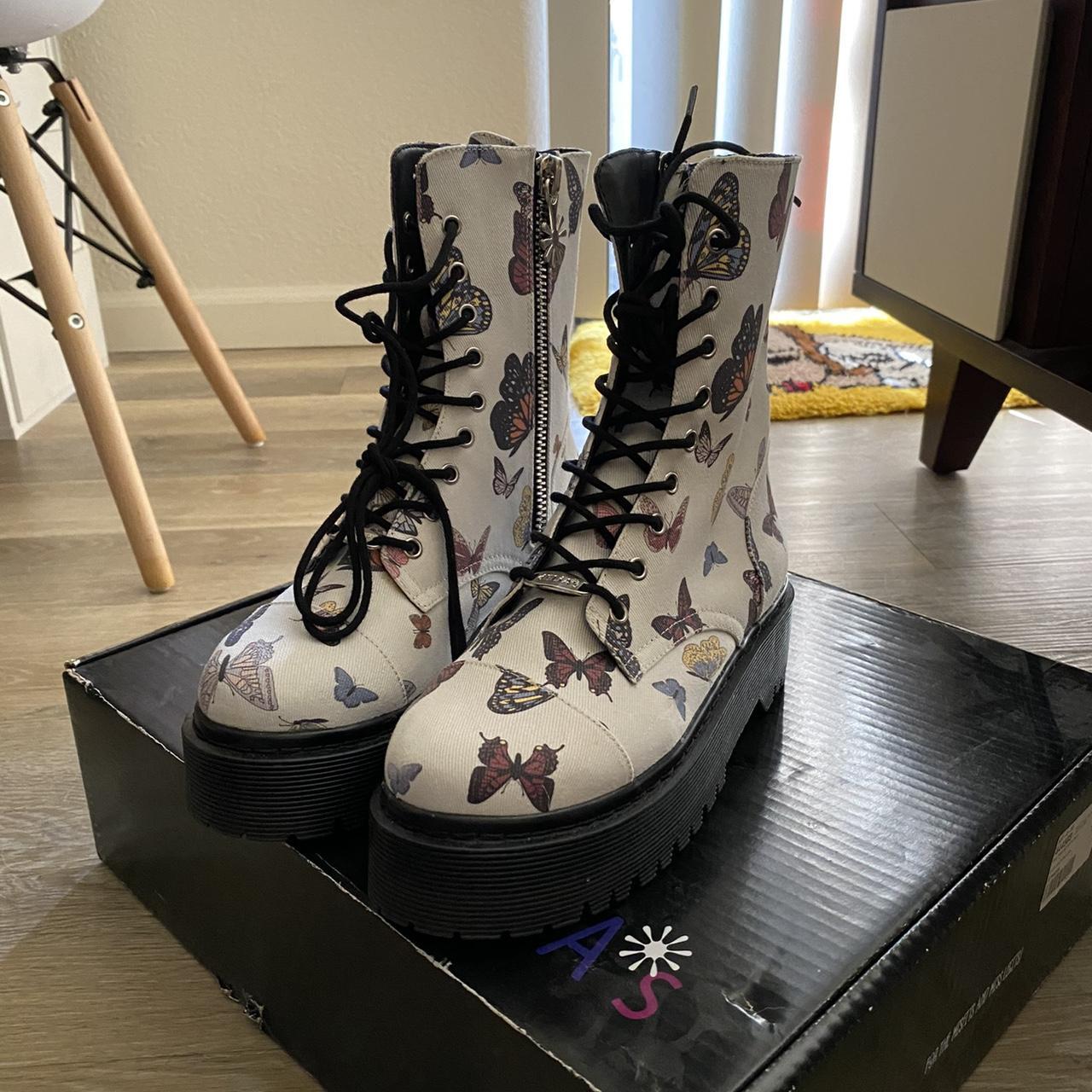 dollskill butterfly heels