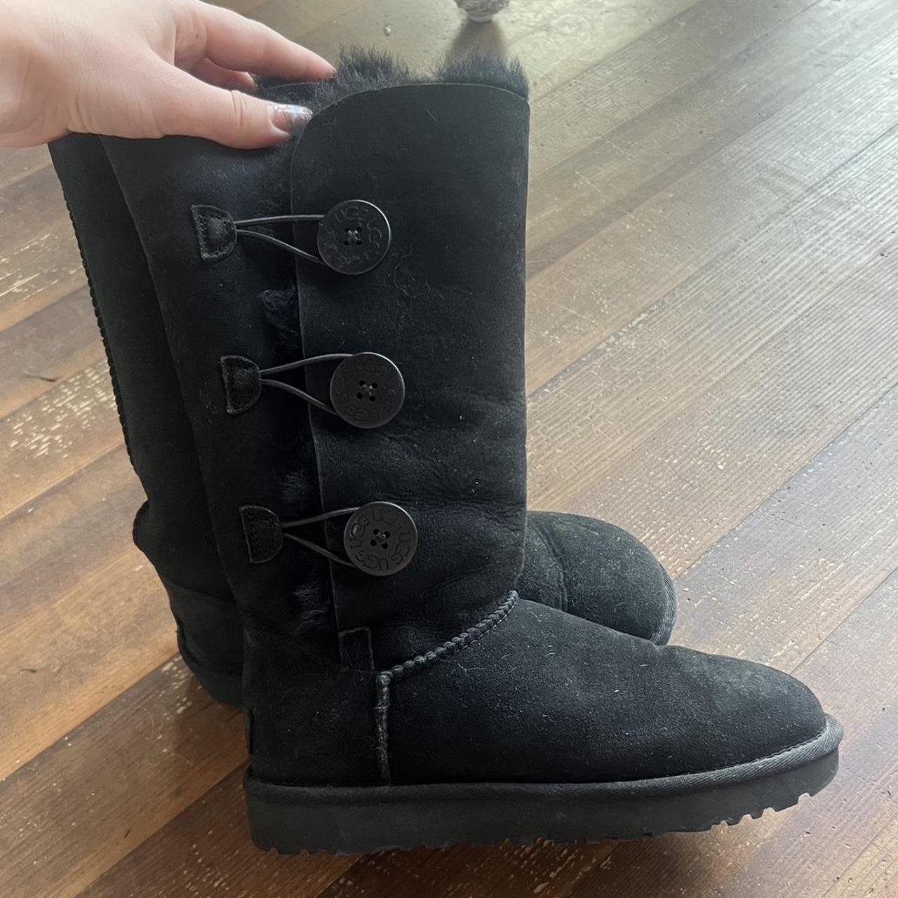 Cute black uggs sale