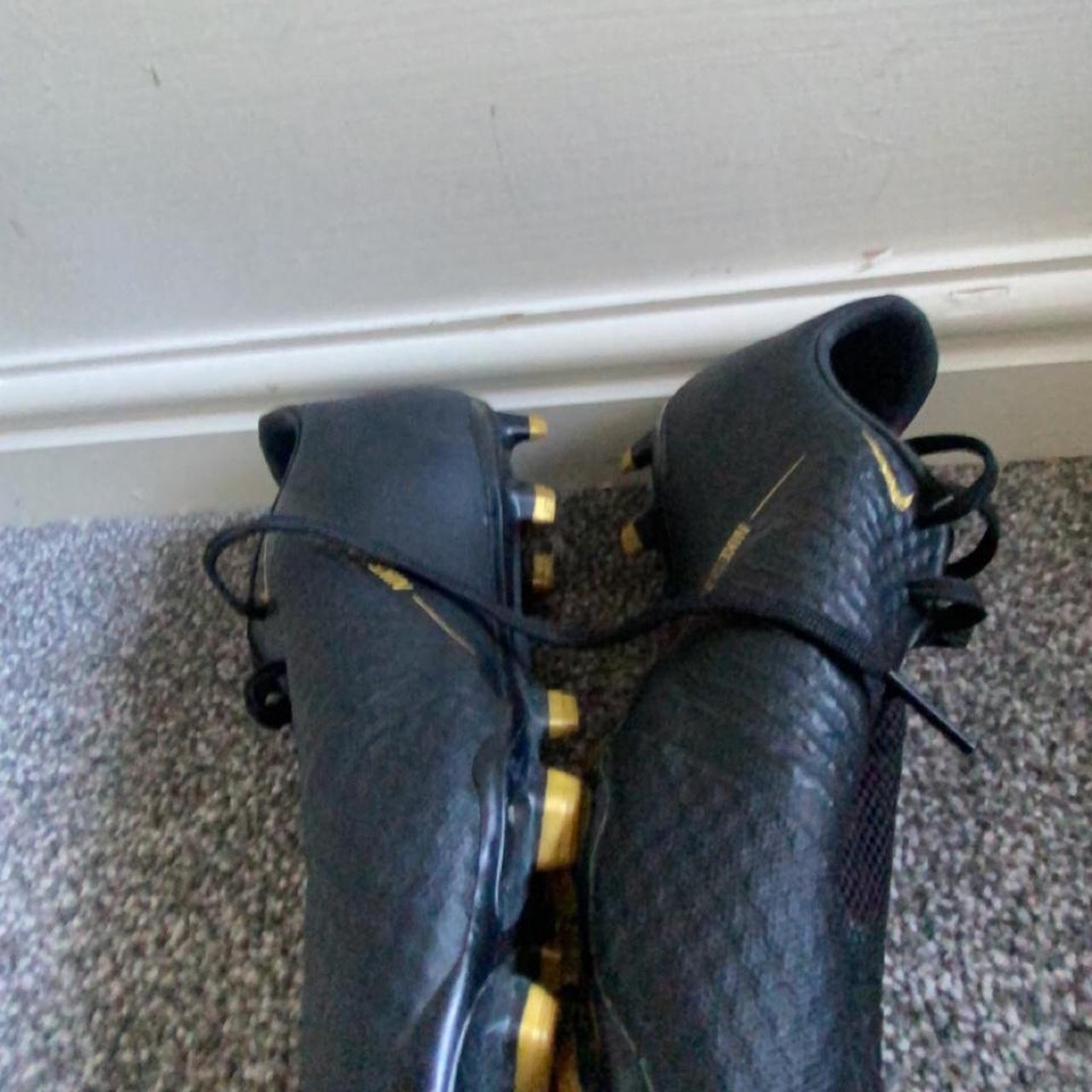 nike phantom black gold