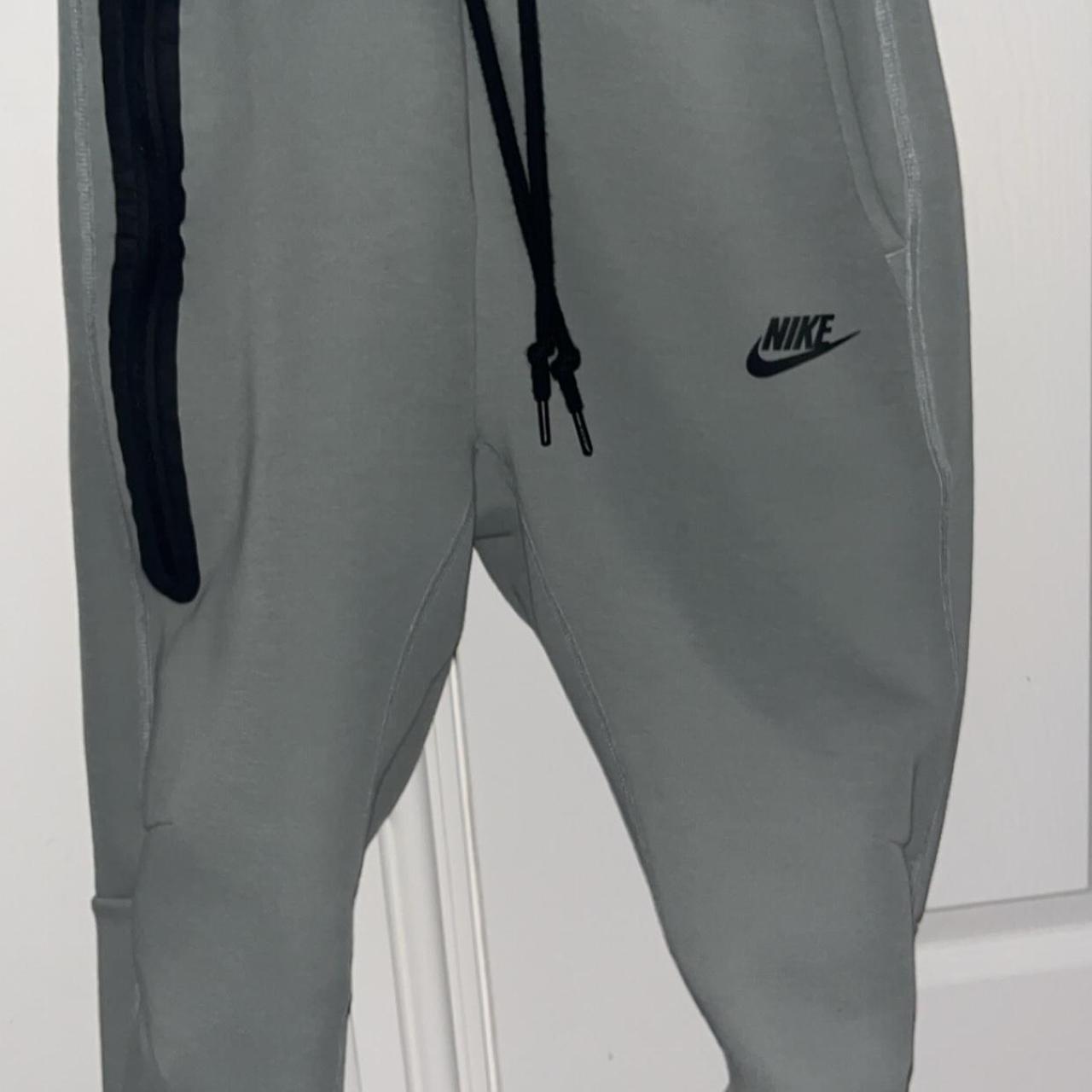mens grey nike fleece joggers