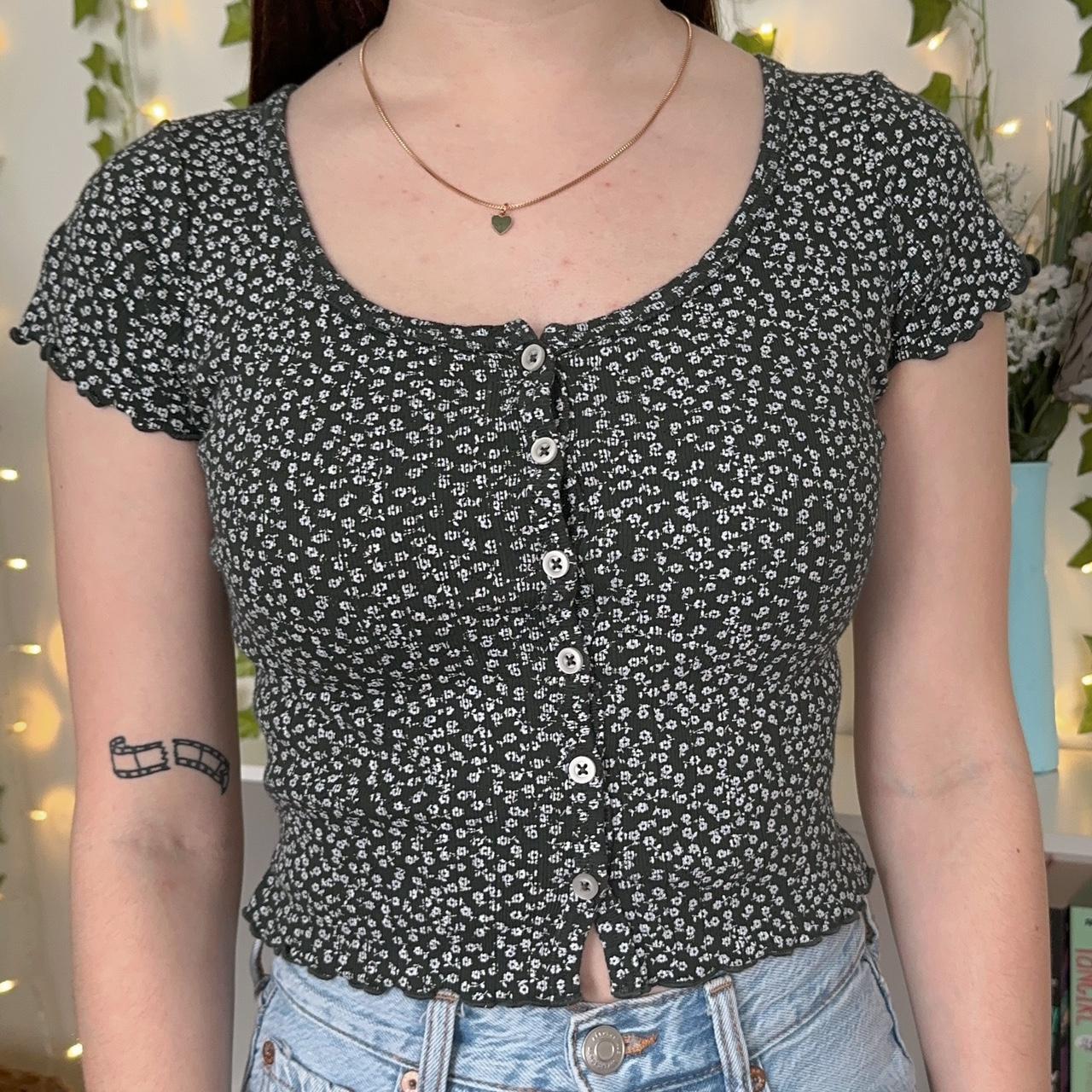 Brandy Melville Women's Green and White Croptop Depop