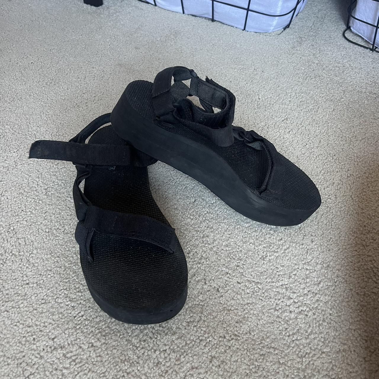 mens black tevas