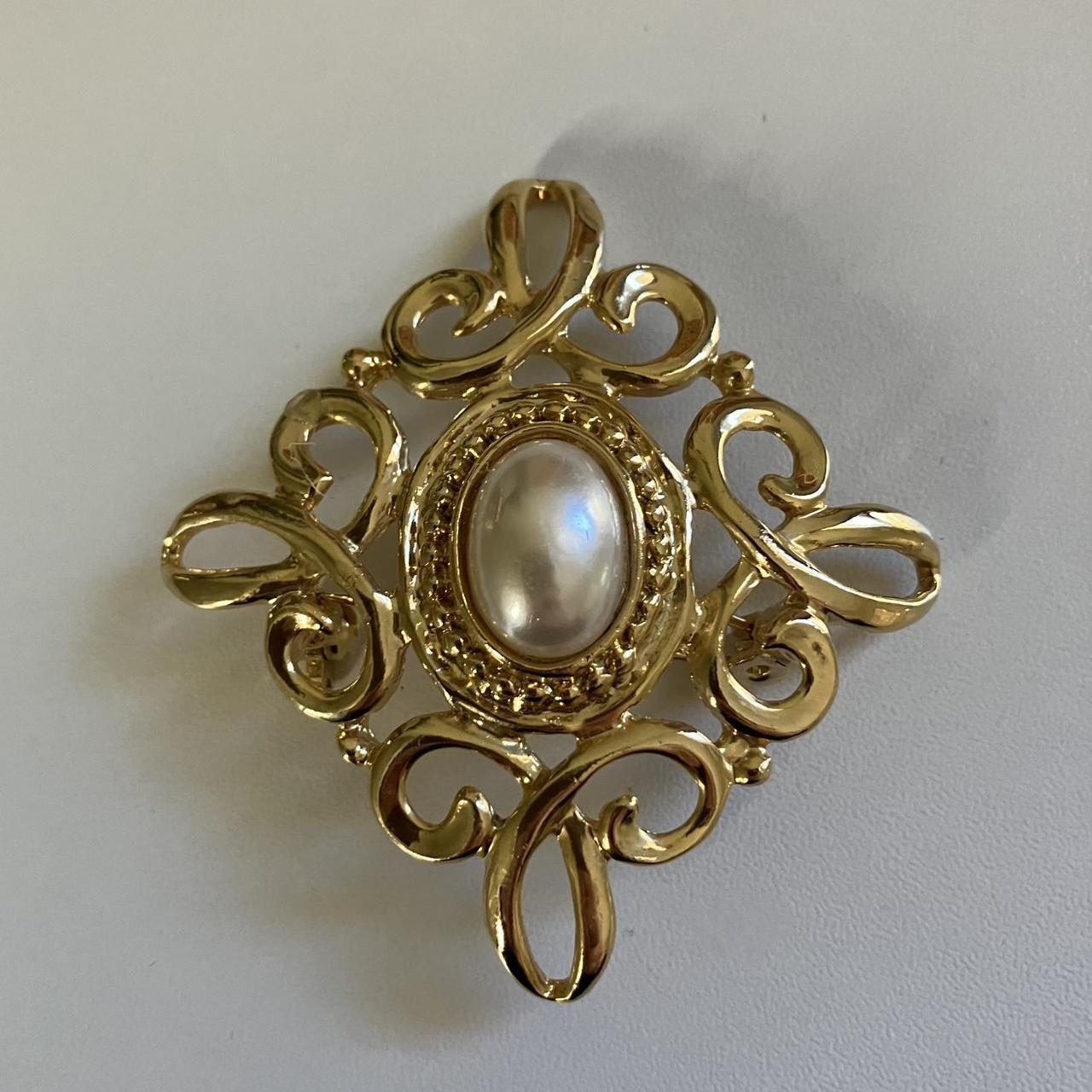 item listed by fashionluxelab