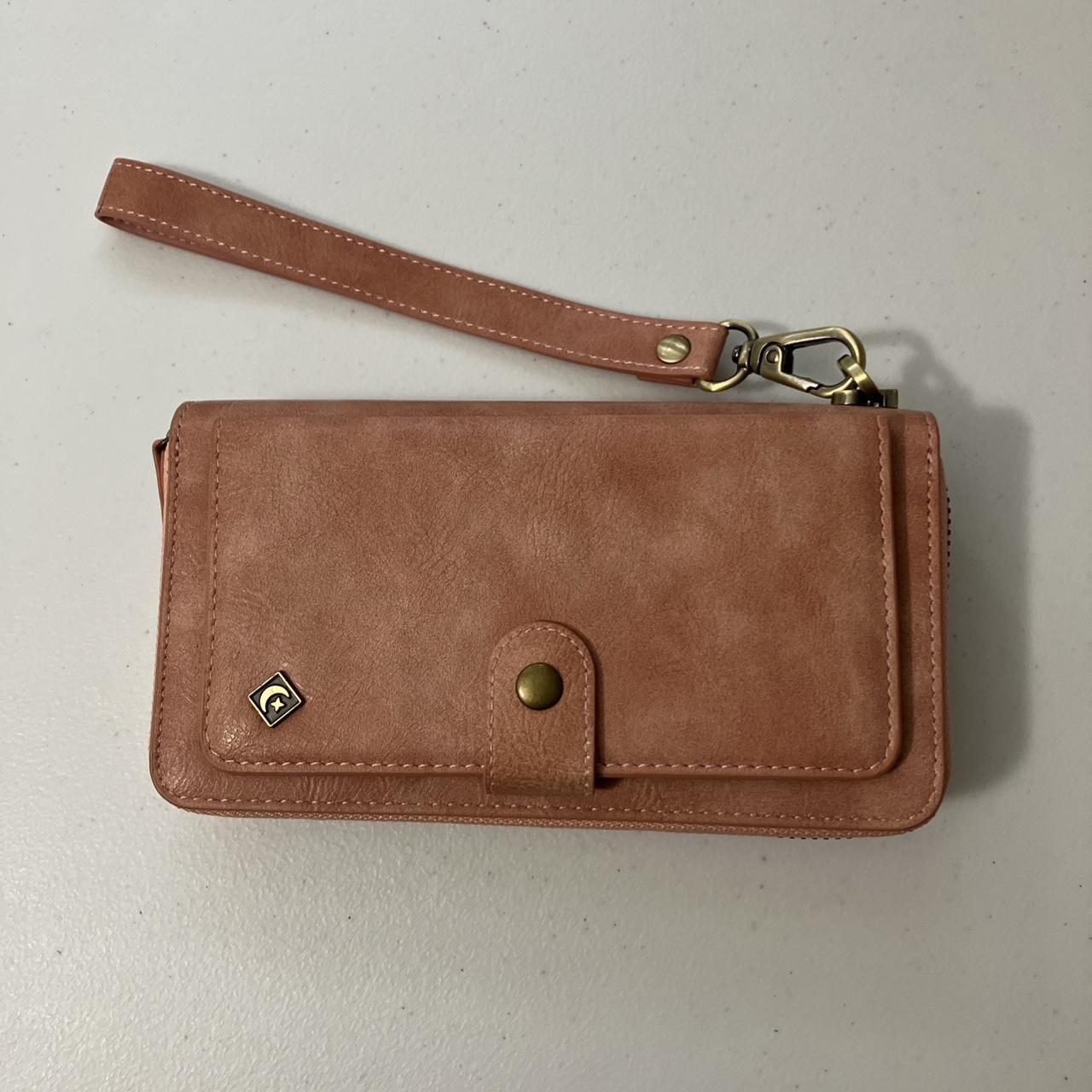 item listed by fashionluxelab