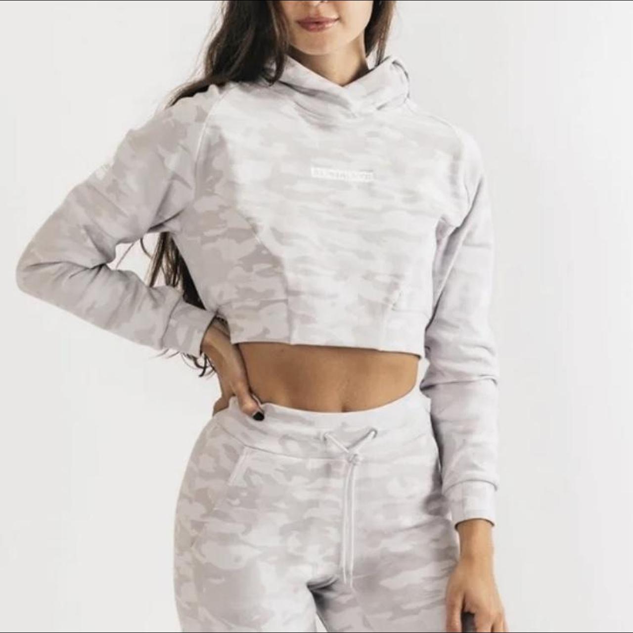 Alphalete camo outlet cropped hoodie