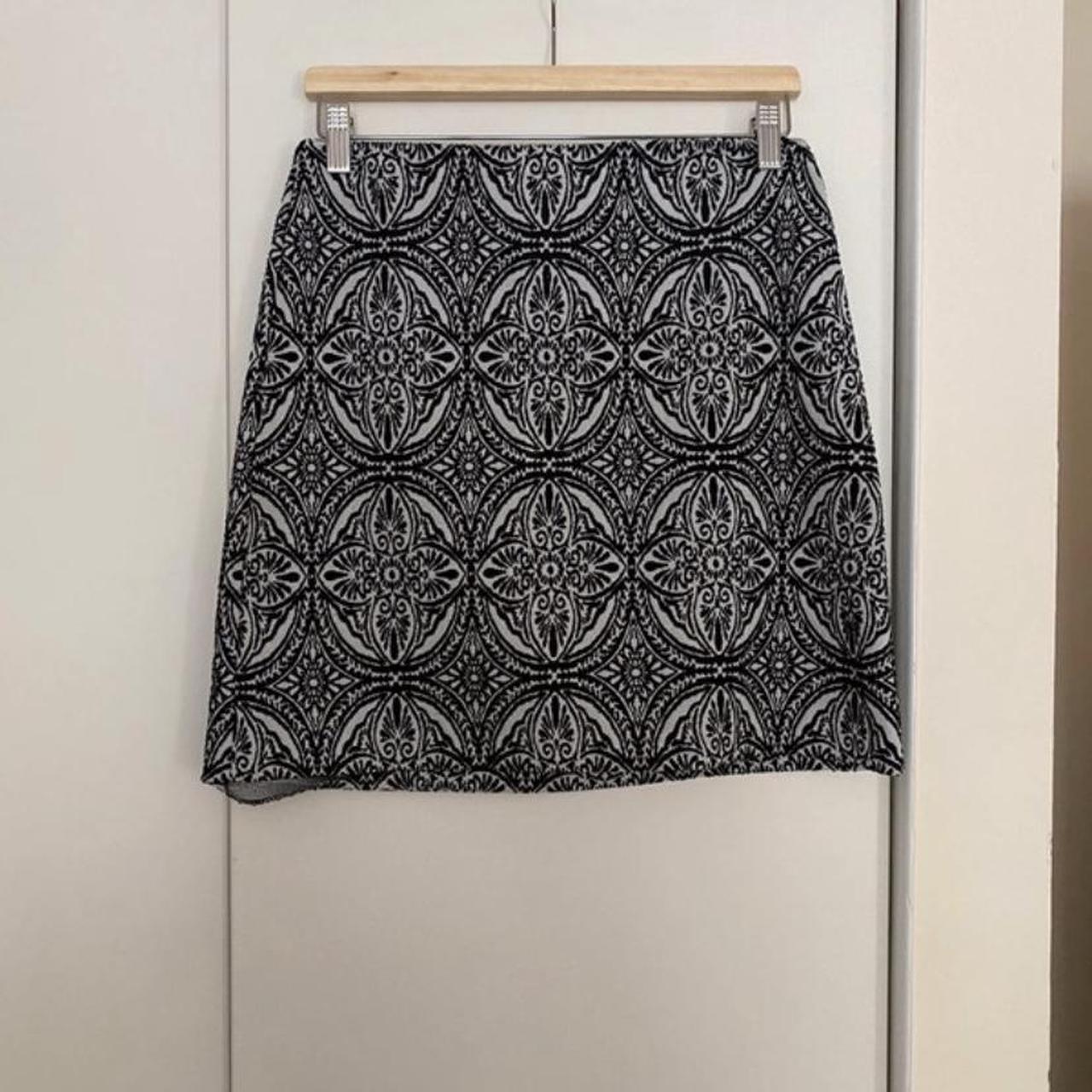 Black and white mini skirt Only worn a few times. A... - Depop