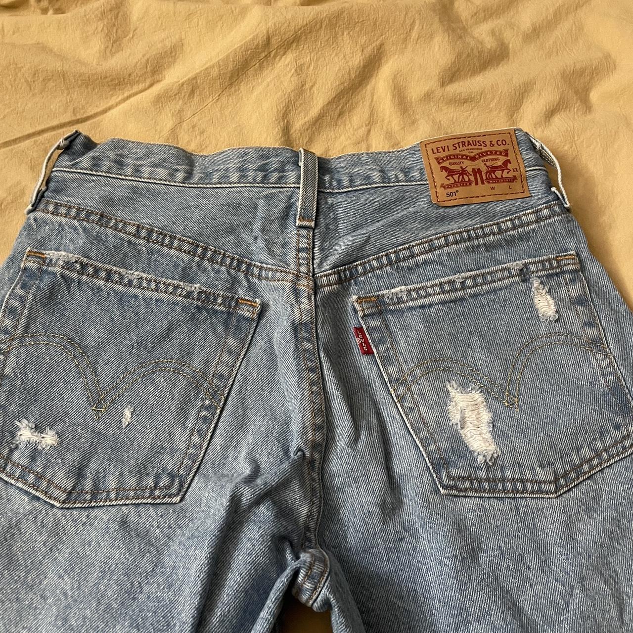 levi’s 501 jean shorts sooo cute such a pretty wash... - Depop