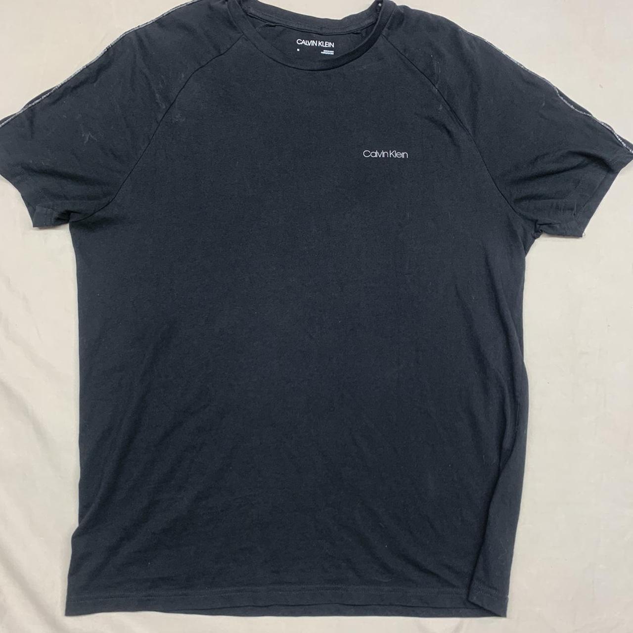 Calvin Klein Men's Black and Grey T-shirt | Depop