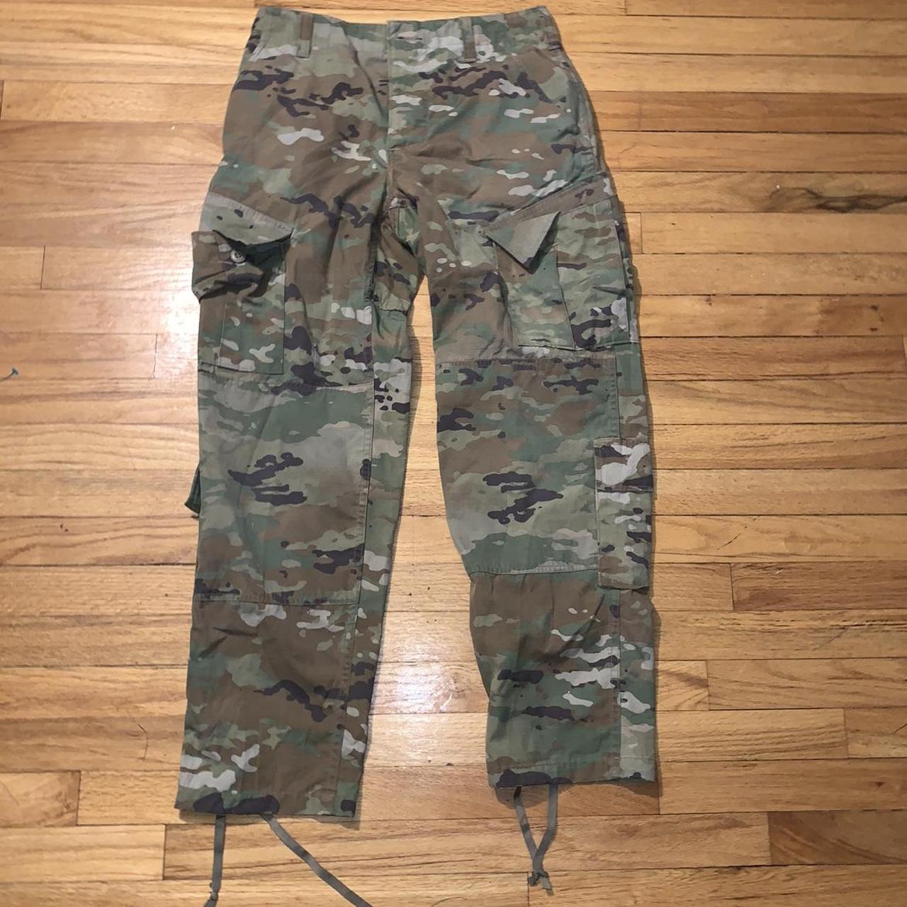 Vintage Army Camos Size- 29s adjustable... - Depop