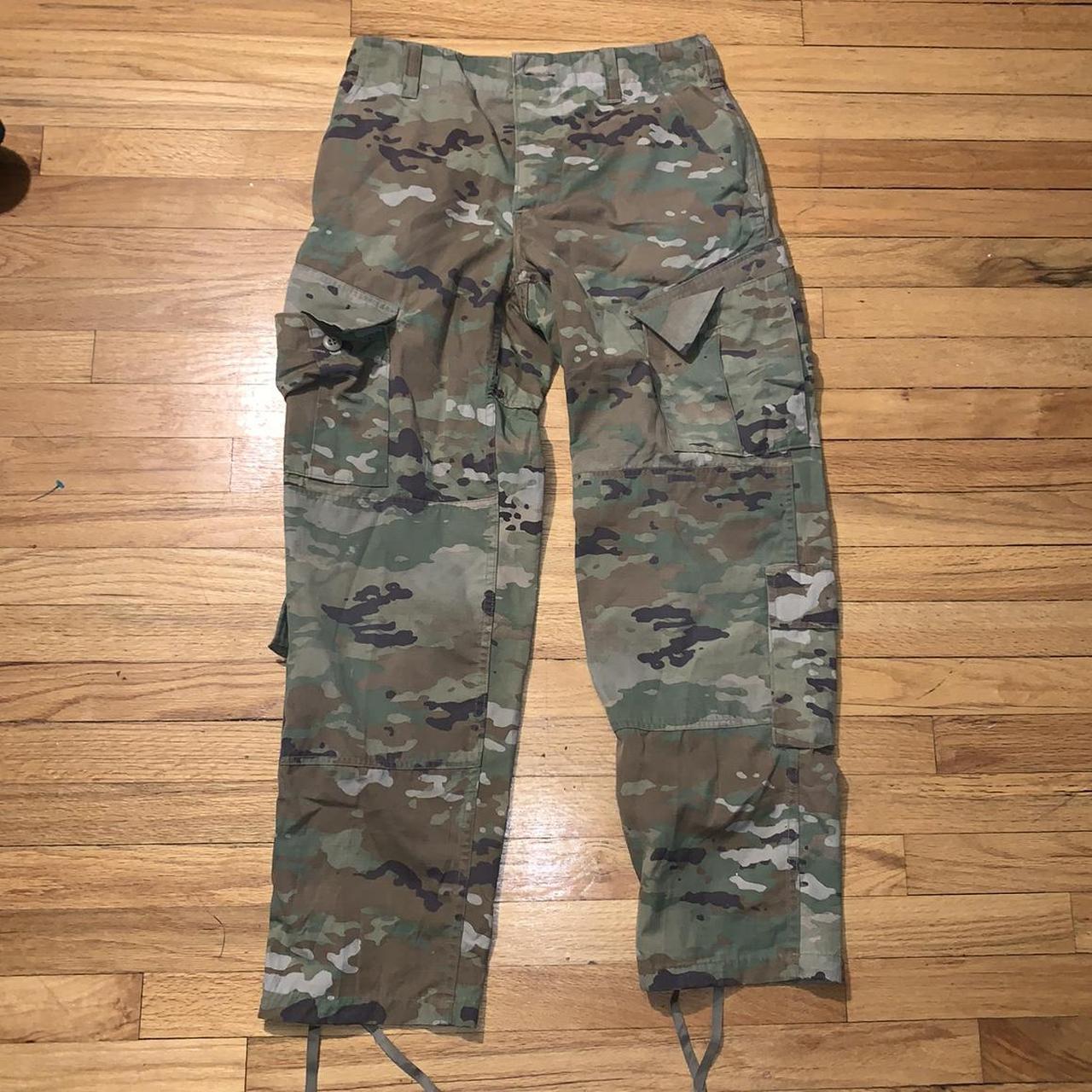 Vintage Army Camos Size- 29s adjustable... - Depop