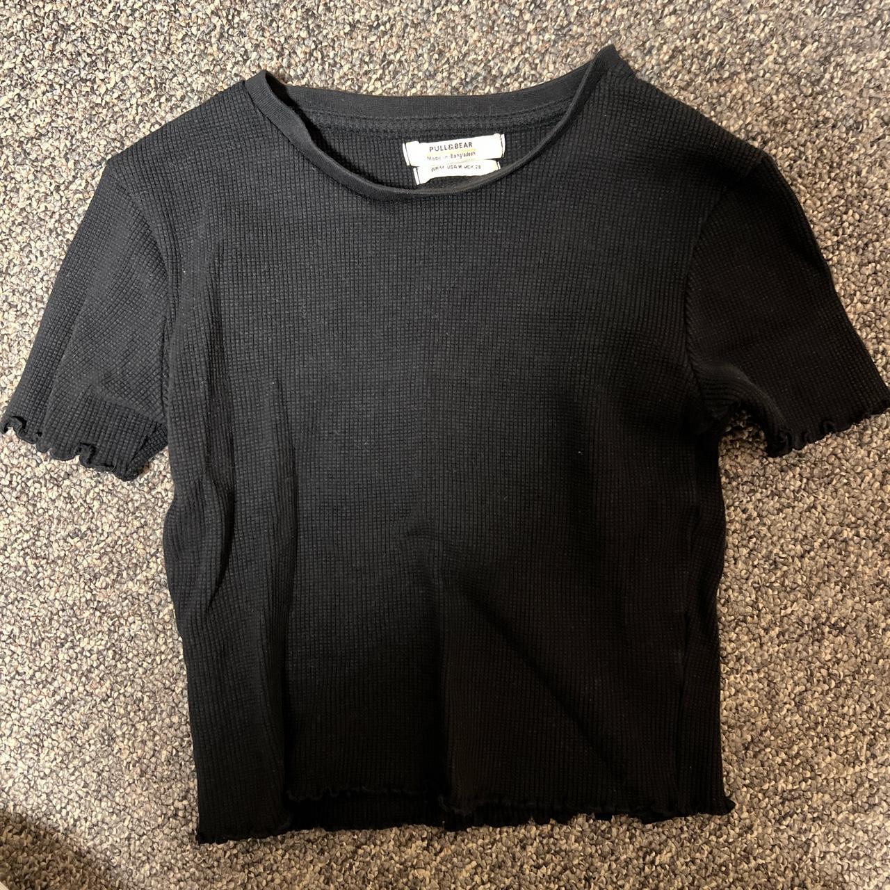 Pull&Bear Women's Black Crop-top | Depop