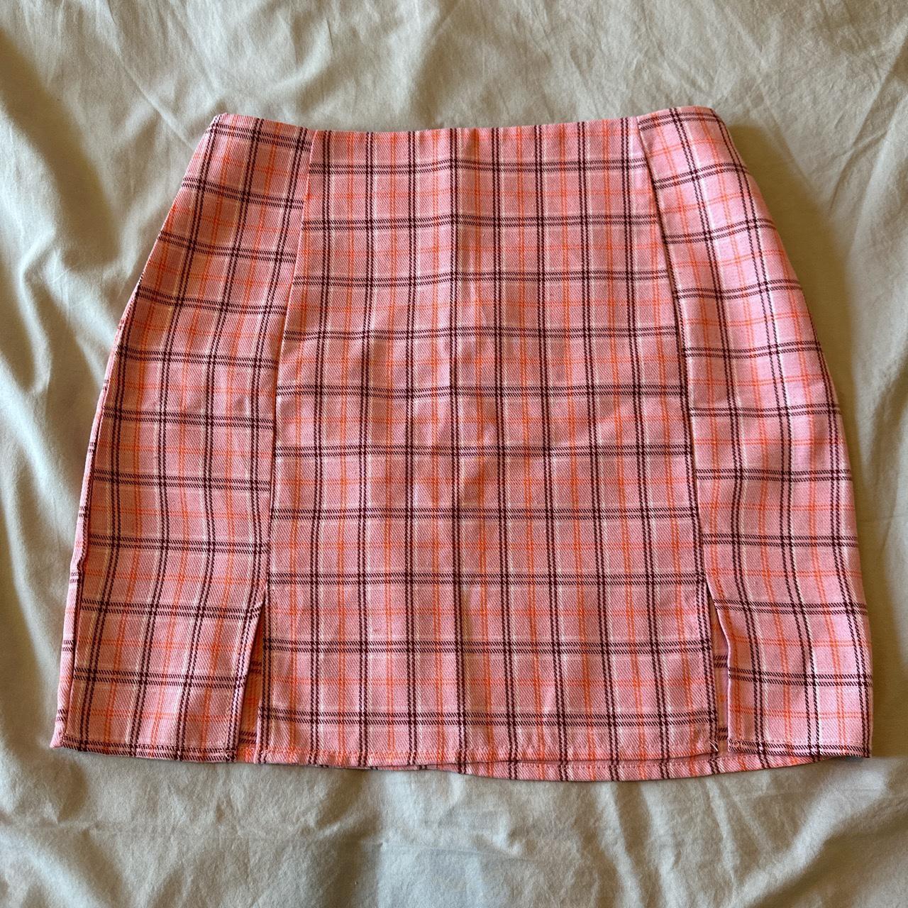 Pink flannel mini skirt 💕 Size S Never worn, is... - Depop