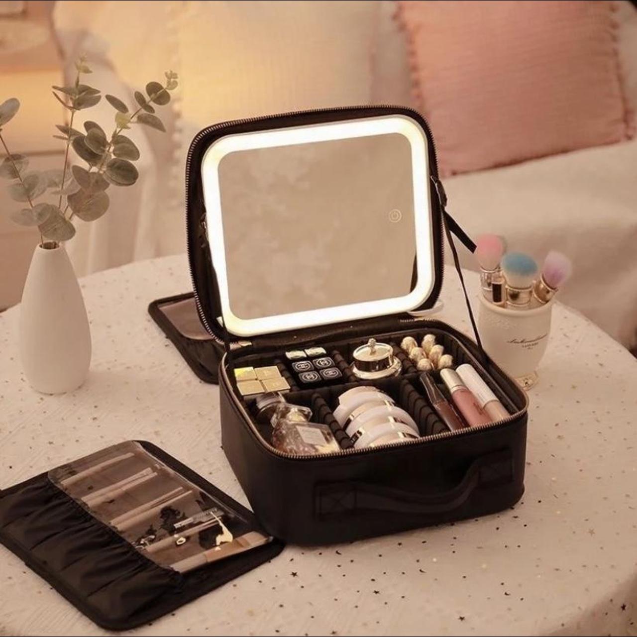 travel makeup.bag with led light mirror