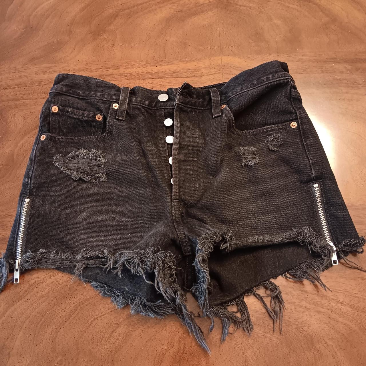 item listed by lisagregstore