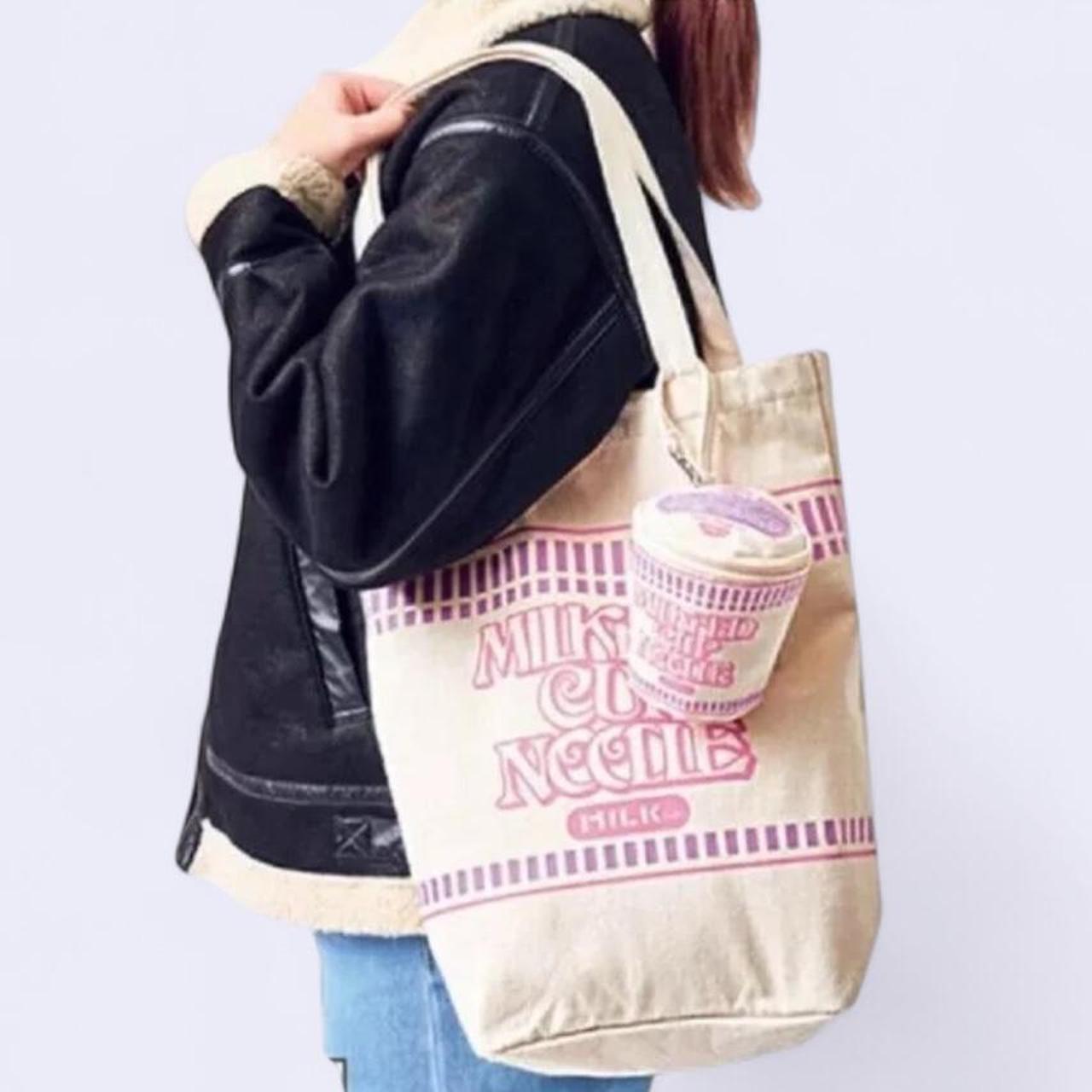 item listed by amietrang