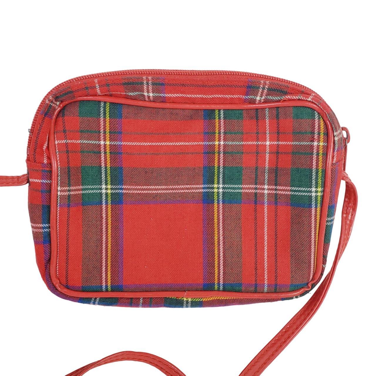 Mundi Women's Red and Green Bag (2)
